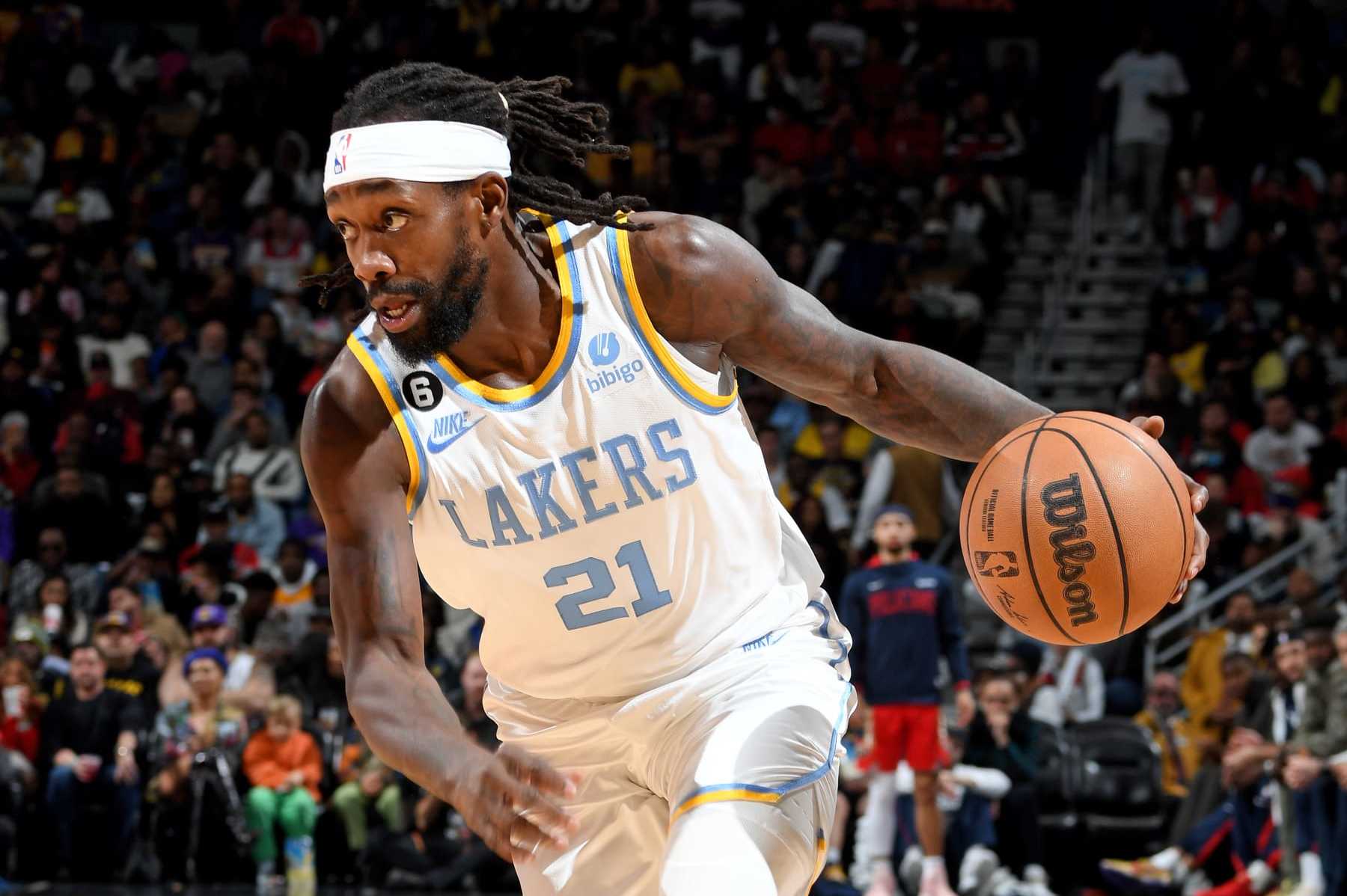 NEW ORLEANS, LA - FEBRUARY 4: Patrick Beverly #21 of the Los Angeles Lakers drives to the basket against the New Orleans Pelicans on February 4, 2023 at the Smoothie King Center in New Orleans, Louisiana. NOTE TO USER: User expressly acknowledges and agrees that, by downloading and or using this Photograph, user is consenting to the terms and conditions of the Getty Images License Agreement. Mandatory Copyright Notice: Copyright 2023 NBAE (Photo by Andrew D. Bernstein/NBAE via Getty Images) NEW ORLEANS, LA - FEBRUARY 4: Patrick Beverly #21 of the Los Angeles Lakers drives to the basket against the New Orleans Pelicans on February 4, 2023 at the Smoothie King Center in New Orleans, Louisiana. NOTE TO USER: User expressly acknowledges and agrees that, by downloading and or using this Photograph, user is consenting to the terms and conditions of the Getty Images License Agreement. Mandatory Copyright Notice: Copyright 2023 NBAE (Photo by Andrew D. Bernstein/NBAE via Getty Images)
