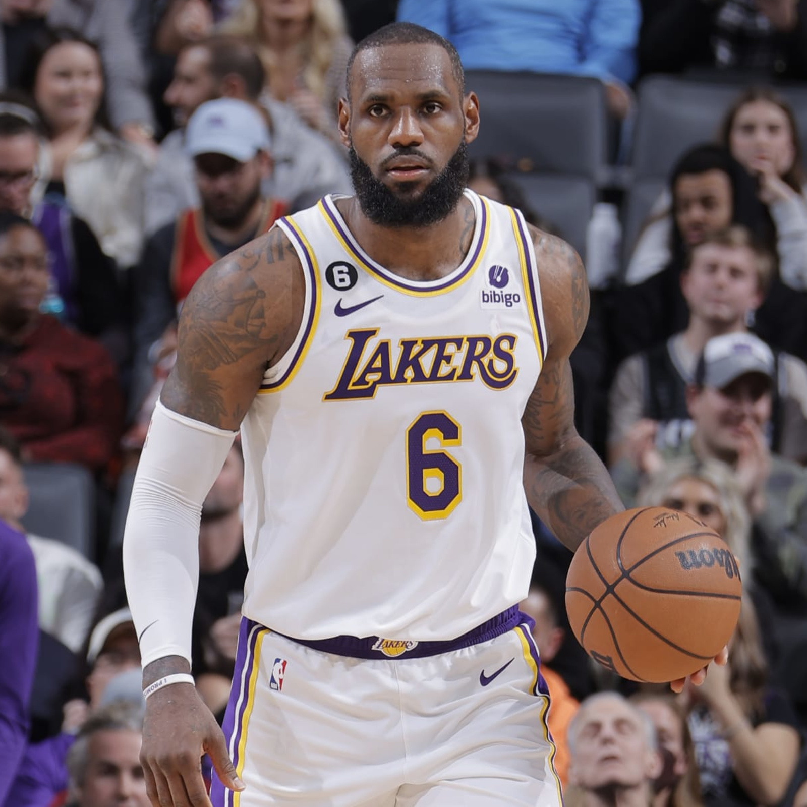 LeBron James Clarifies Comments About Lakers Roster amid Trade