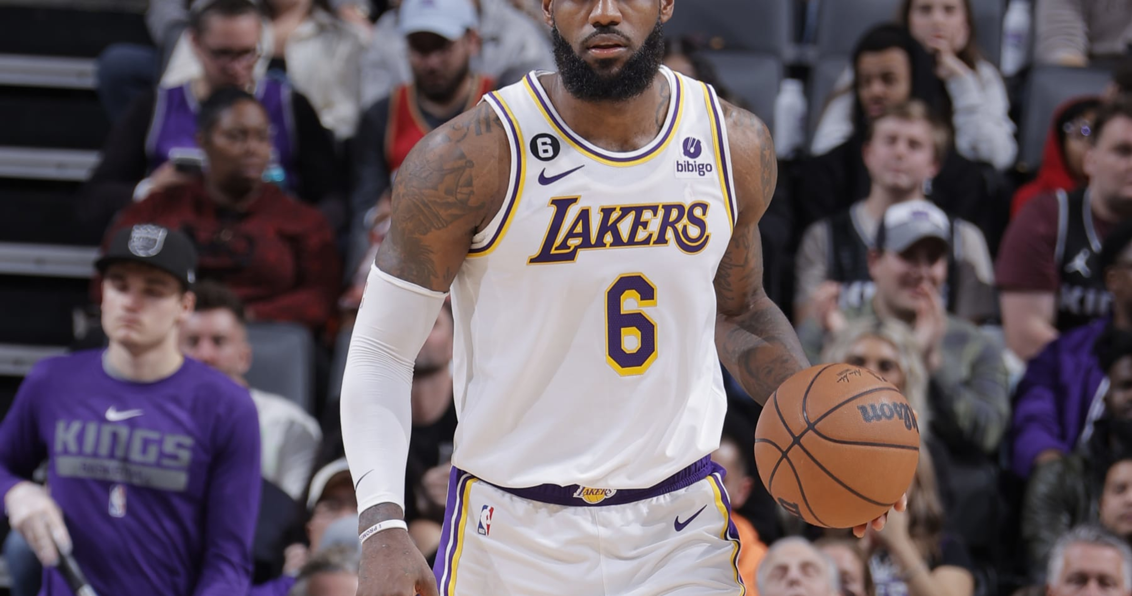 LeBron James Clarifies Comments About Lakers Roster amid Trade Rumors