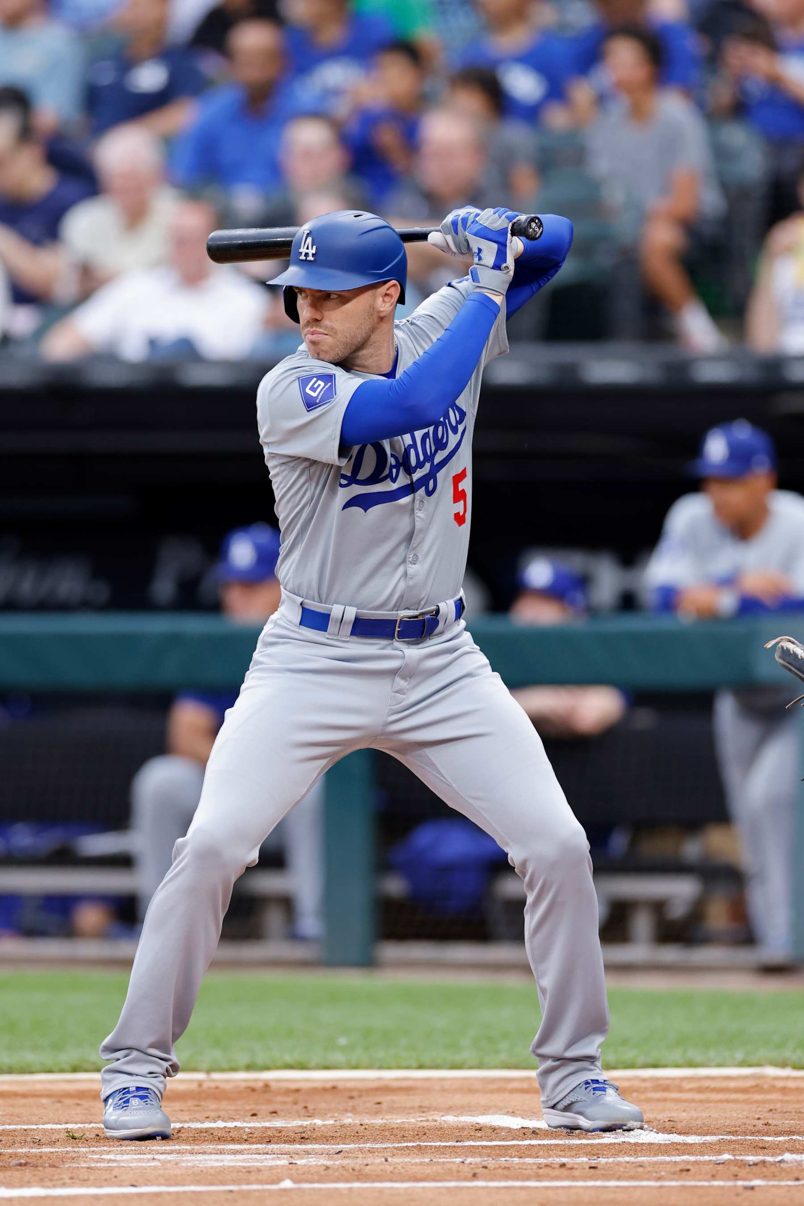 CHICAGO, IL - JUNE 25: Los Angeles Dodgers first baseman Freddie Freeman (5) bats during an MLB game against the Chicago White Sox on June 25, 2024 at Guaranteed Rate Field in Chicago, Illinois. (Photo by Joe Robbins/Icon Sportswire via Getty Images) CHICAGO, IL - JUNE 25: Los Angeles Dodgers first baseman Freddie Freeman (5) bats during an MLB game against the Chicago White Sox on June 25, 2024 at Guaranteed Rate Field in Chicago, Illinois. (Photo by Joe Robbins/Icon Sportswire via Getty Images)