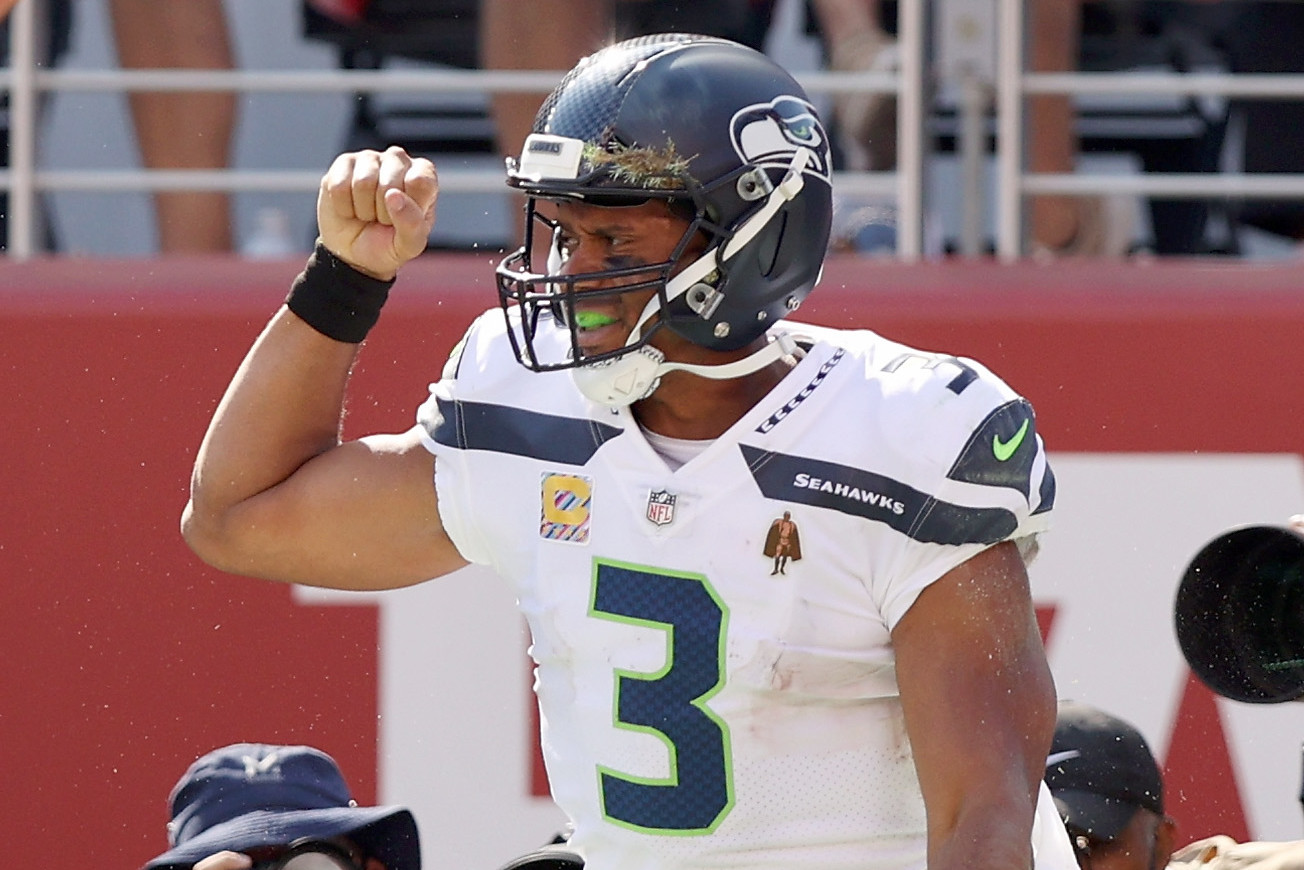 Russell Wilson Surpasses Peyton Manning as Fastest QB in NFL History to 100 Wins thumbnail