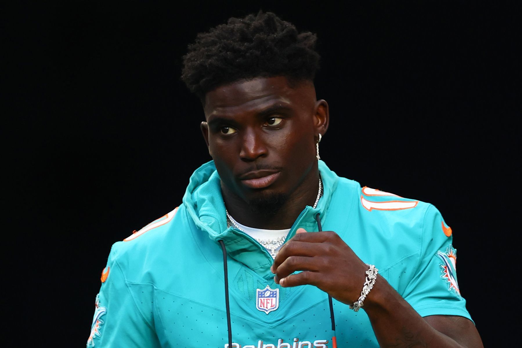 MIAMI GARDENS, FLORIDA - AUGUST 17: Tyreek Hill #10 of the Miami Dolphins takes the field prior to a preseason game against the Washington Commanders at Hard Rock Stadium on August 17, 2024 in Miami Gardens, Florida. (Photo by Megan Briggs/Getty Images)