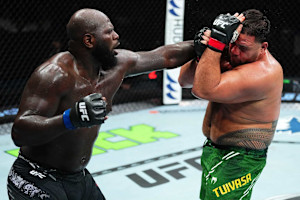 Judge Removed from UFC 305 After Controversial Scorecard in Rozenstruik-Tuivasa Fight