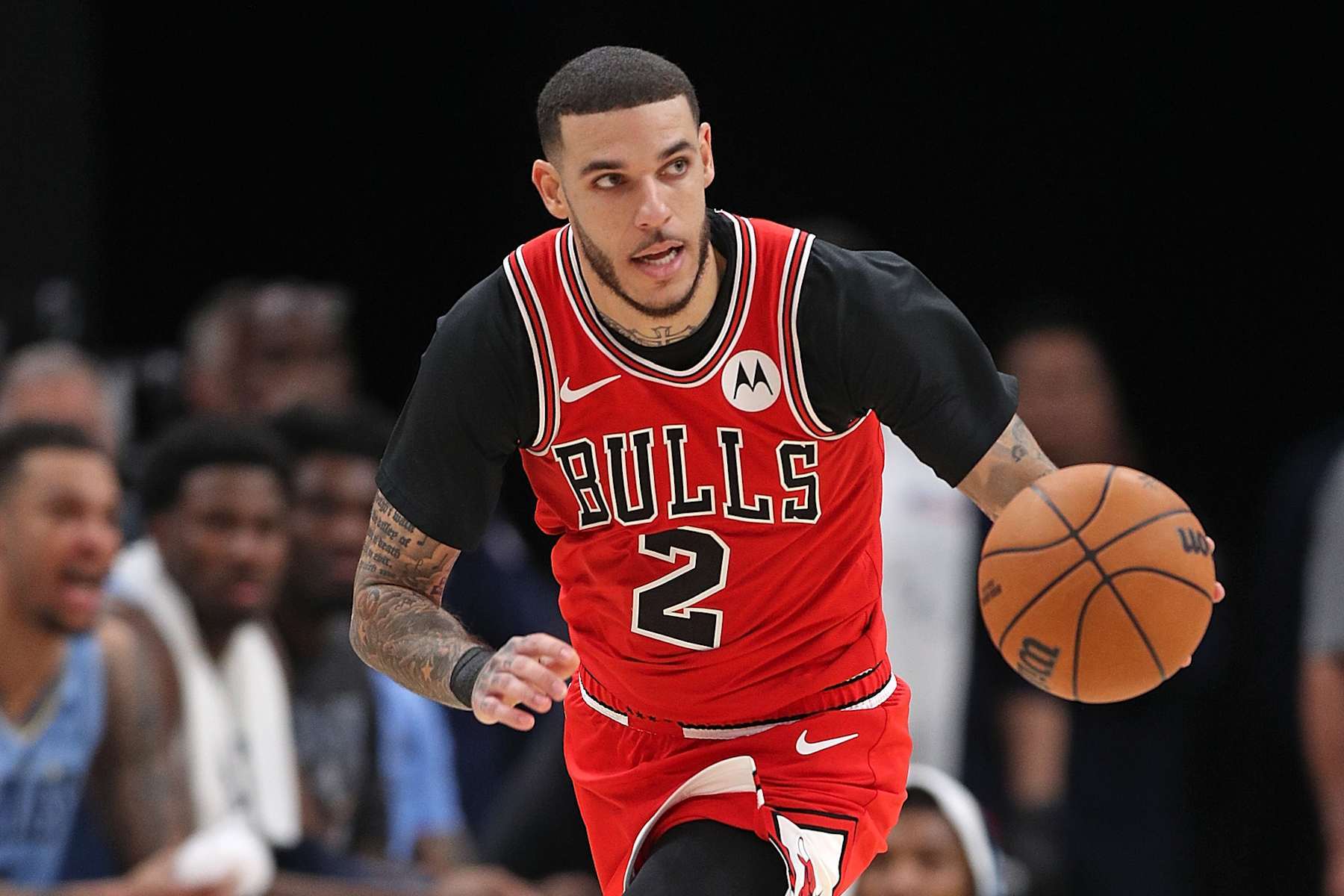 MEMPHIS, TENNESSEE - OCTOBER 28: Lonzo Ball #2 of the Chicago Bulls brings the ball up court during the game against the Memphis Grizzlies at FedExForum on October 28, 2024 in Memphis, Tennessee. NOTE TO USER: User expressly acknowledges and agrees that, by downloading and or using this photograph, User is consenting to the terms and conditions of the Getty Images License Agreement. (Photo by Justin Ford/Getty Images)