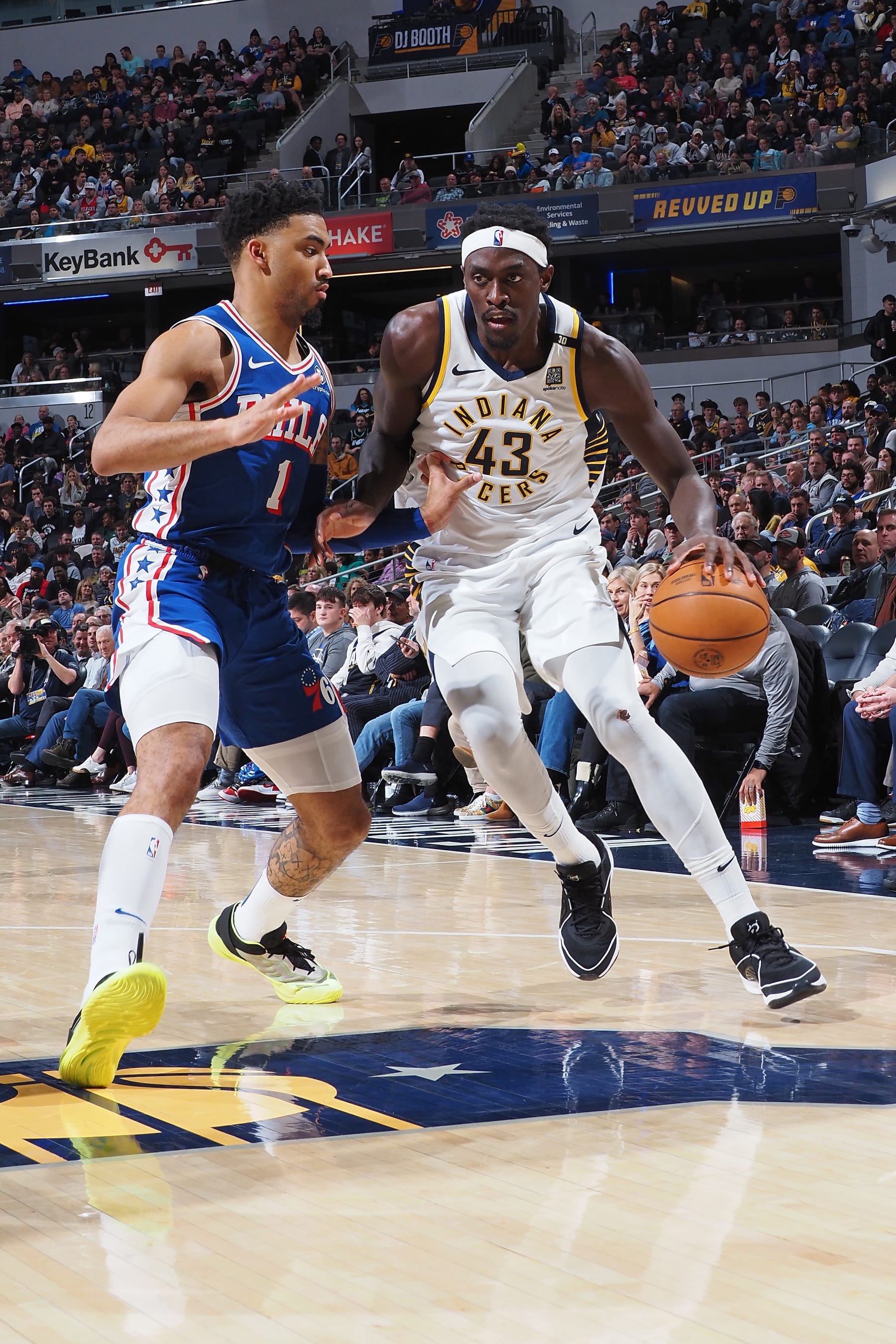 INDIANAPOLIS, IN - JANUARY 25: Pascal Siakam #43 of the Indiana Pacers dribbles the ball during the game against the Philadelphia 76ers on January 25, 2024 at Gainbridge Fieldhouse in Indianapolis, Indiana. NOTE TO USER: User expressly acknowledges and agrees that, by downloading and or using this Photograph, user is consenting to the terms and conditions of the Getty Images License Agreement. Mandatory Copyright Notice: Copyright 2024 NBAE (Photo by Ron Hoskins/NBAE via Getty Images)