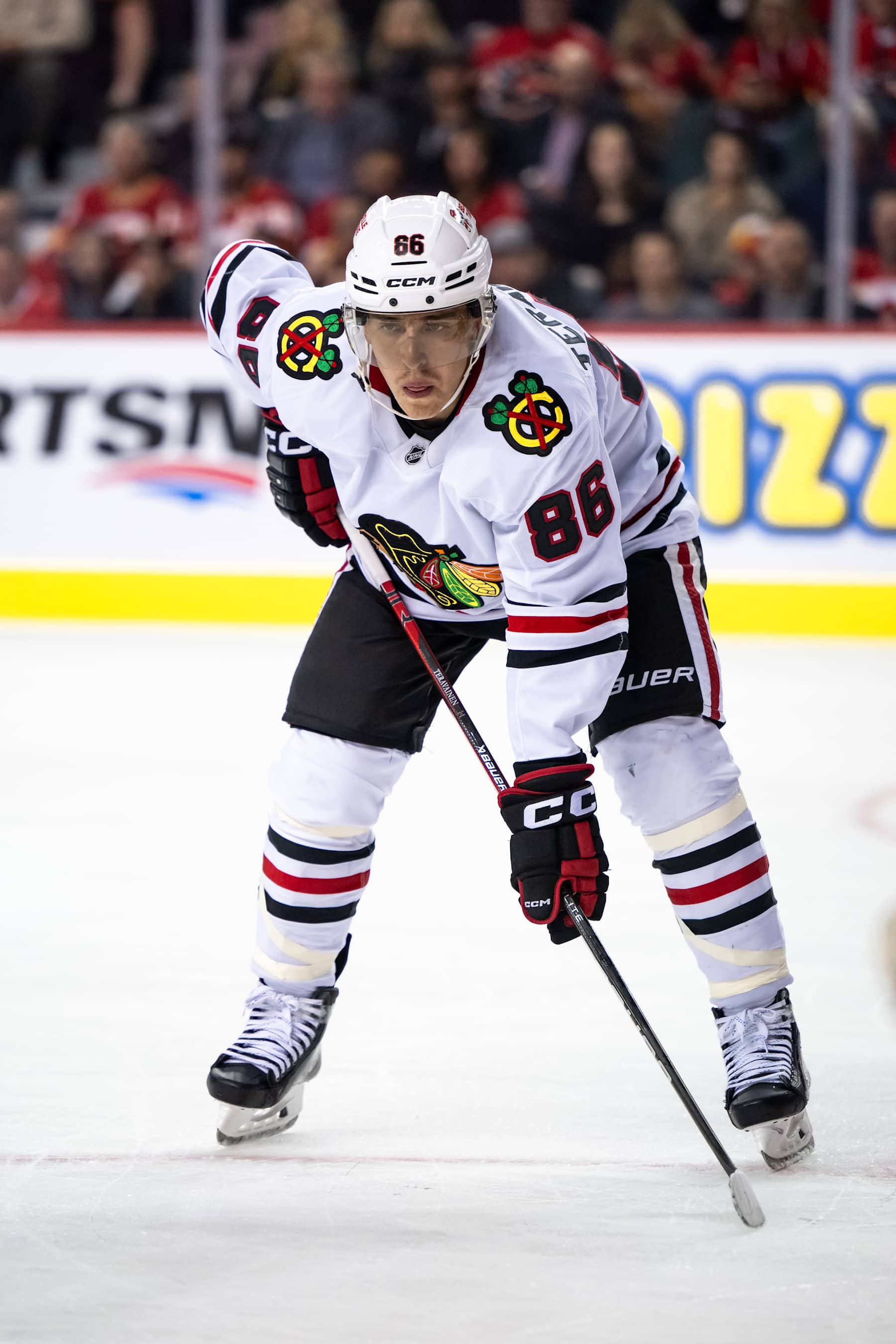 CALGARY, AB - OCTOBER 15: Chicago Blackhawks Center Teuvo Teravainen (86) gets ready for a faceoff during the second period of an NHL game between the Calgary Flames and the Chicago Blackhawks on October 15, 2024, at the Scotiabank Saddledome in Calgary, AB. (Photo by Brett Holmes/Icon Sportswire via Getty Images)