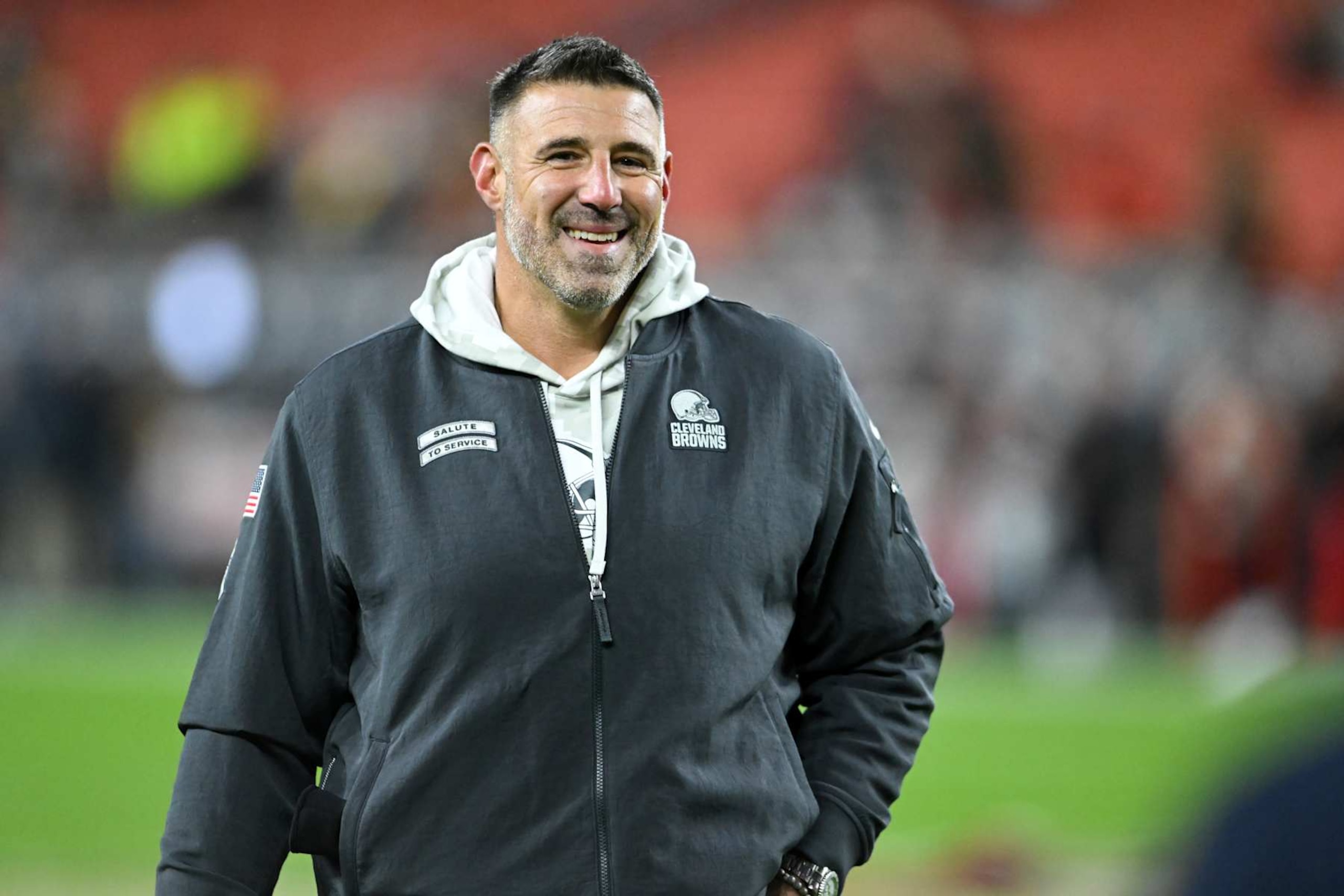 CLEVELAND, OHIO - NOVEMBER 21: Coaching consultant Mike Vrabel of the Cleveland Browns looks on prior to a game against the Pittsburgh Steelers at Huntington Bank Field on November 21, 2024 in Cleveland, Ohio. (Photo by Nick Cammett/Diamond Images via Getty Images) CLEVELAND, OHIO - NOVEMBER 21: Coaching consultant Mike Vrabel of the Cleveland Browns looks on prior to a game against the Pittsburgh Steelers at Huntington Bank Field on November 21, 2024 in Cleveland, Ohio. (Photo by Nick Cammett/Diamond Images via Getty Images)