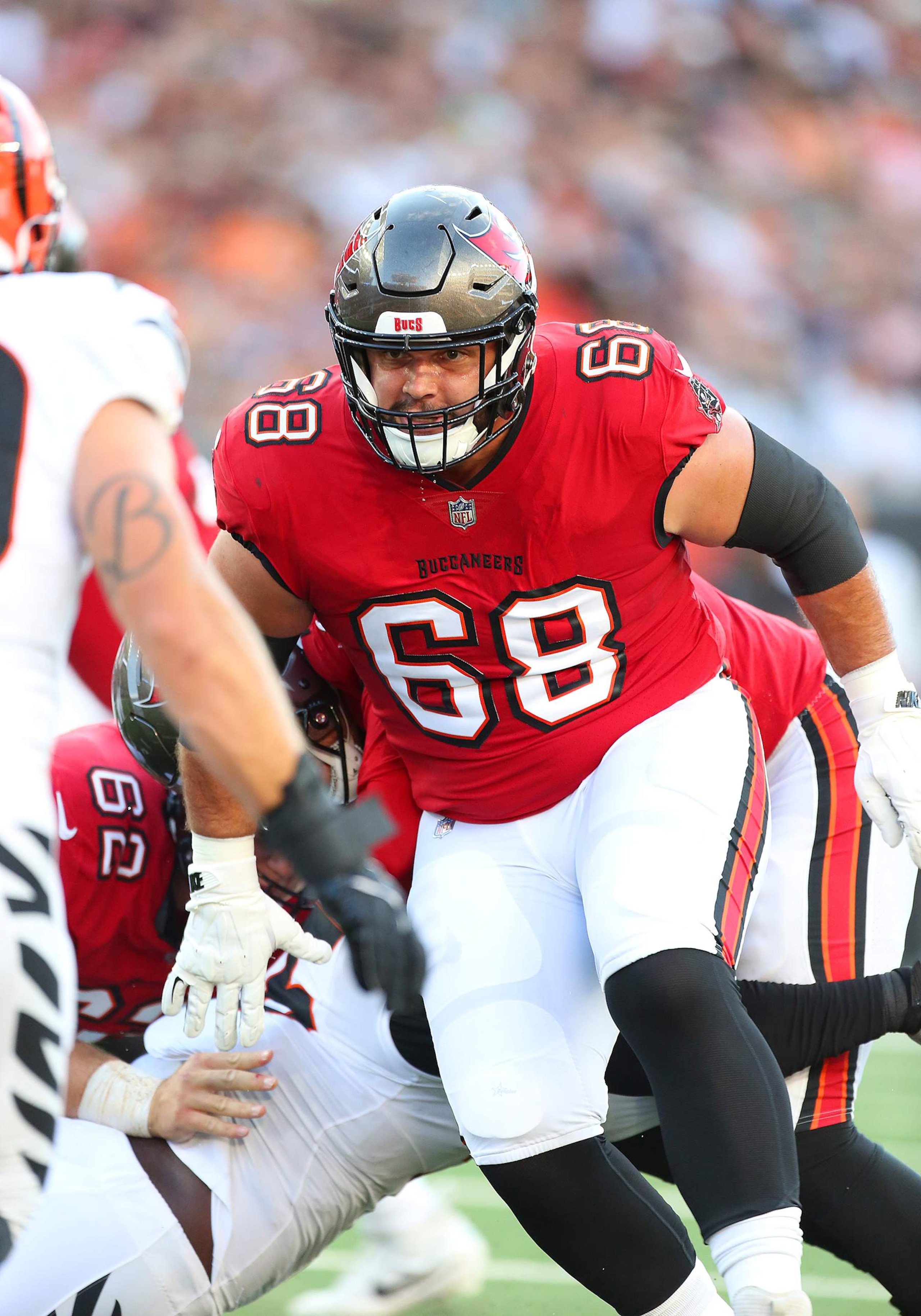 CINCINNATI, OH - AUGUST 10 -  Tampa Bay Buccaneers guard Ben Bredeson (68) in a game between the Tampa Bay Buccaneers and the Cincinnati Bengals at Paycor Stadium on Saturday, August 10, 2024. (Photo by Jeff Moreland/Icon Sportswire via Getty Images)