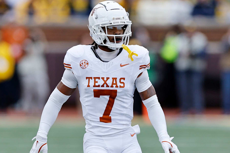 Texas cornerback Jahdae Barron