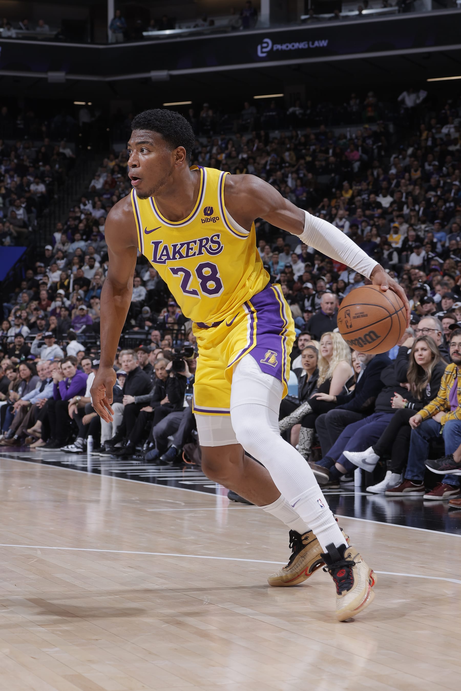 SACRAMENTO, CA - MARCH 13:  Rui Hachimura #28 of the Los Angeles Lakers handles the ball during the game against the Sacramento Kings on March 13, 2024 at Golden 1 Center in Sacramento, California. NOTE TO USER: User expressly acknowledges and agrees that, by downloading and or using this Photograph, user is consenting to the terms and conditions of the Getty Images License Agreement. Mandatory Copyright Notice: Copyright 2024 NBAE (Photo by Rocky Widner/NBAE via Getty Images)