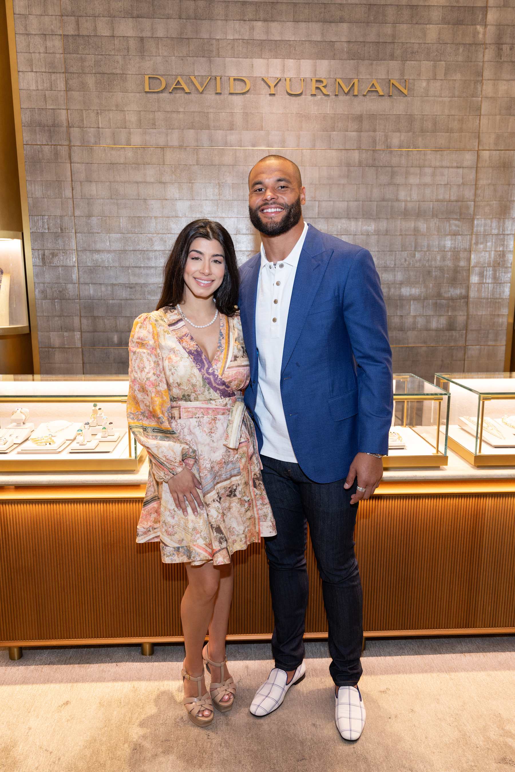 Photo Cowboys' Dak Prescott, Girlfriend Sarah Jane Ramos Announce Engagement News, Scores