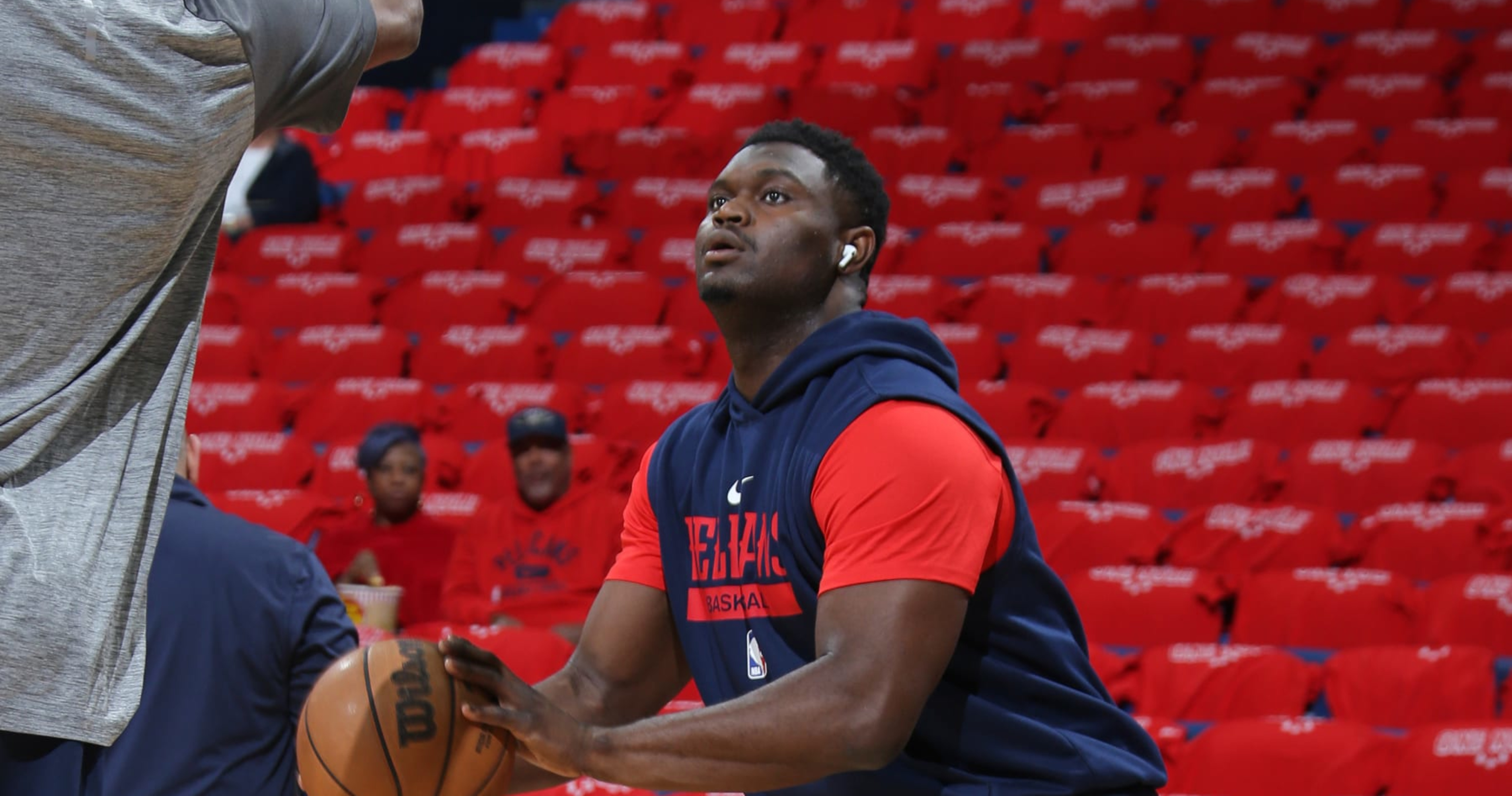 Pelicans' VP Zion Williamson 'Trying to Do the Right Things,' Head Is