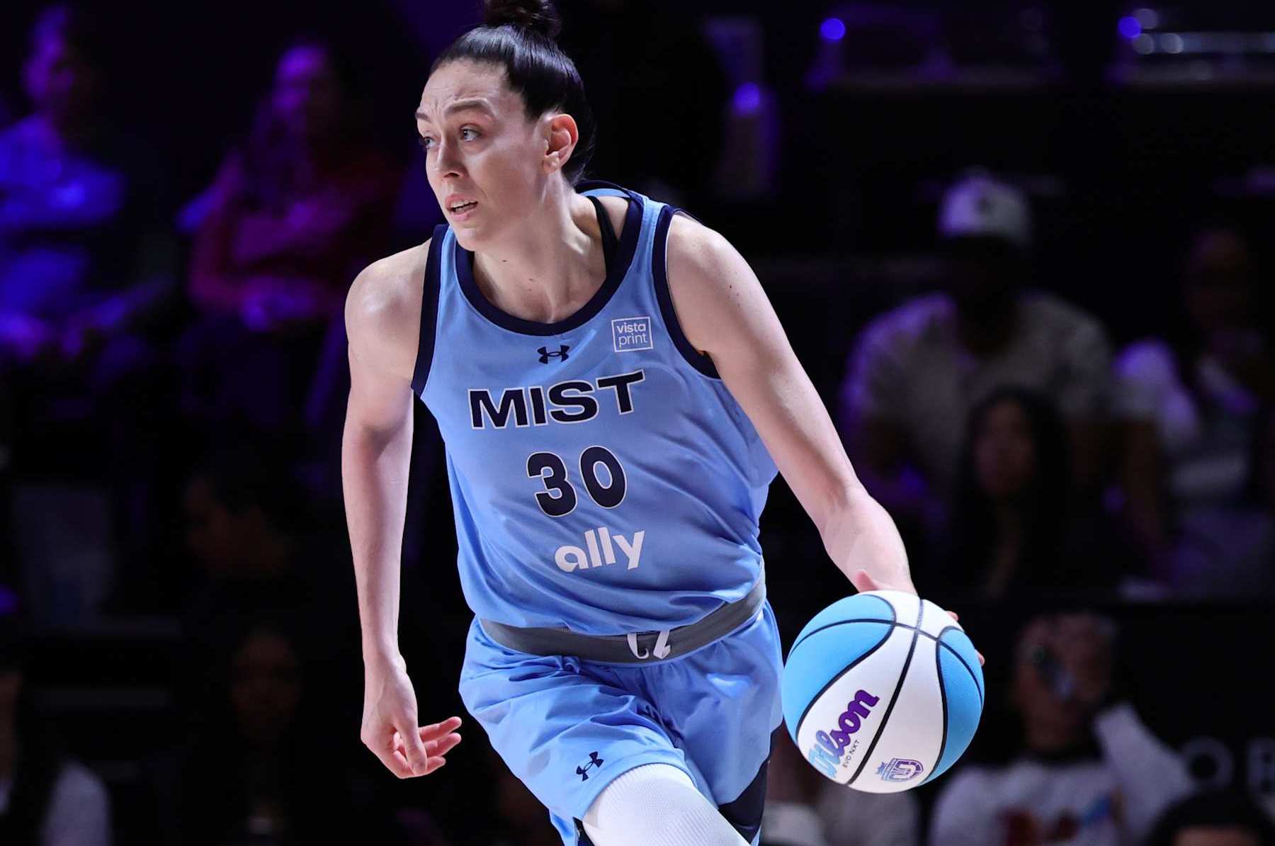 MEDLEY, FLORIDA - JANUARY 17: Breanna Stewart #30 of the Mist controls the ball against the Lunar Owls during the second half at The Mediapro Studio on January 17, 2025 in Medley, Florida. (Photo by Carmen Mandato/Getty Images)