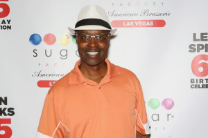 Longtime Boxing Referee Kenny Bayless Retires at Age 73
