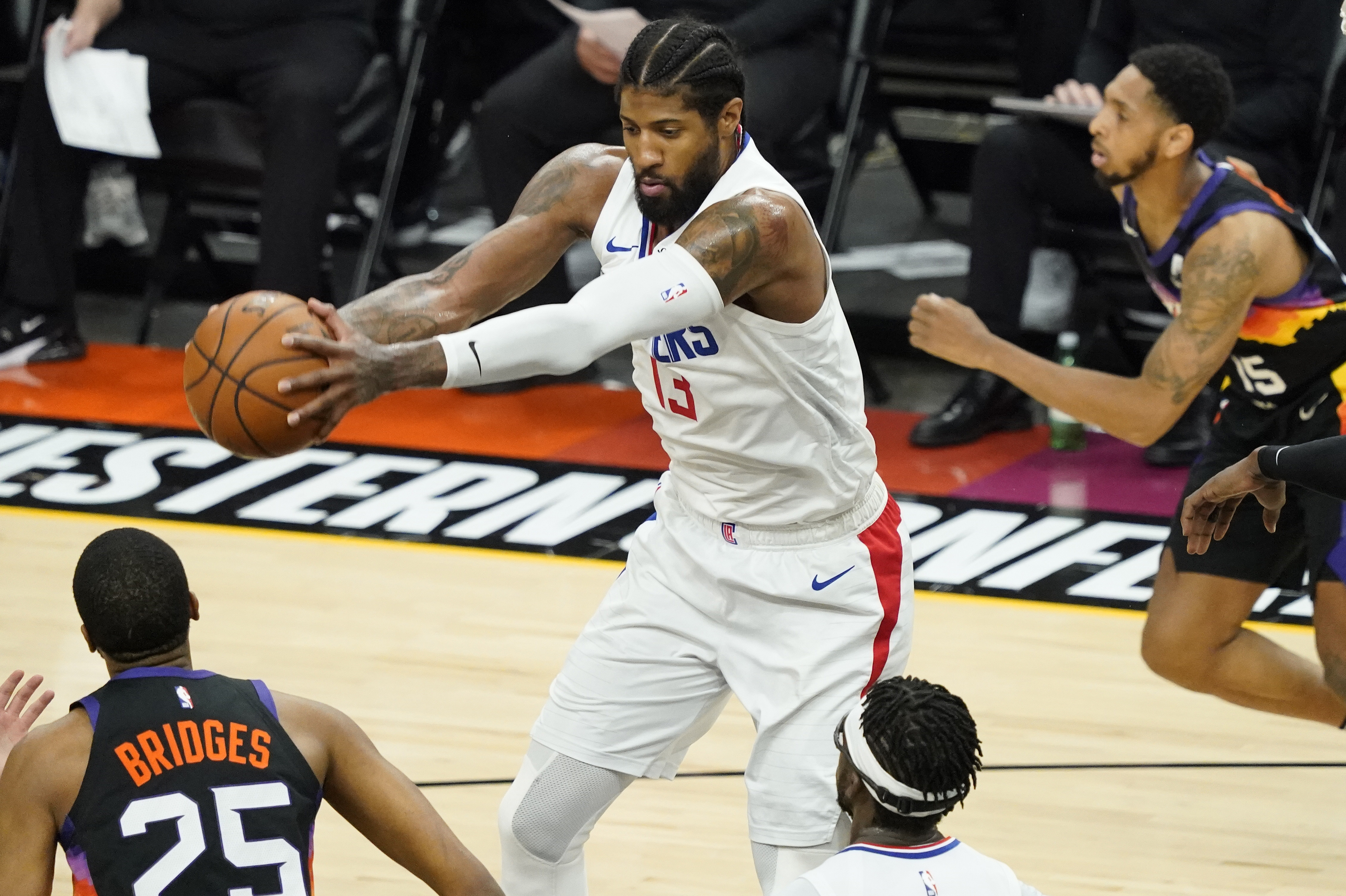 Paul George, Clippers Avoid Elimination with Game 5 Win Over Devin Booker, Suns