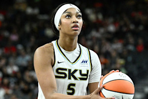Angel Reese's Historic Play Praised by Fans as Sky Lose amid WNBA Playoff Picture
