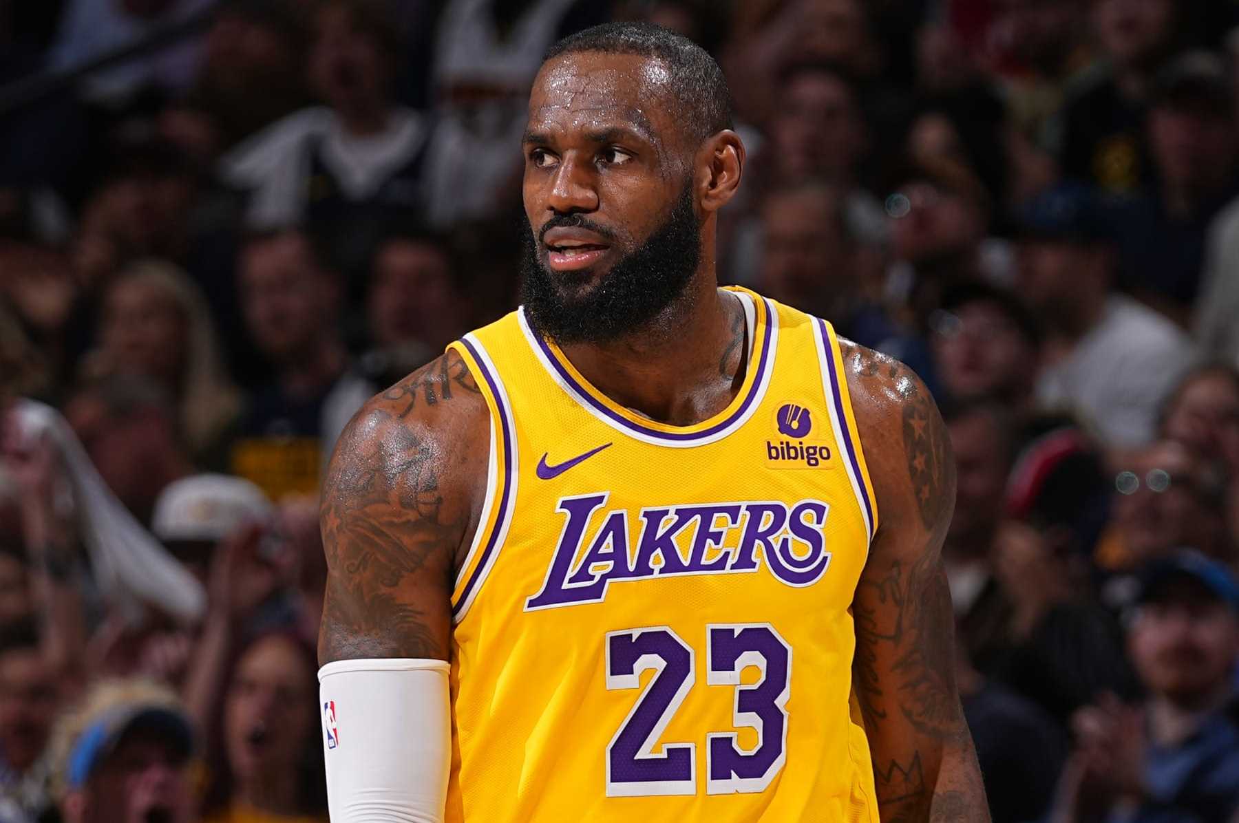 Lakers’ Roster, Title Hopes Trolled by NBA Fans After LeBron James’ 4M Contract