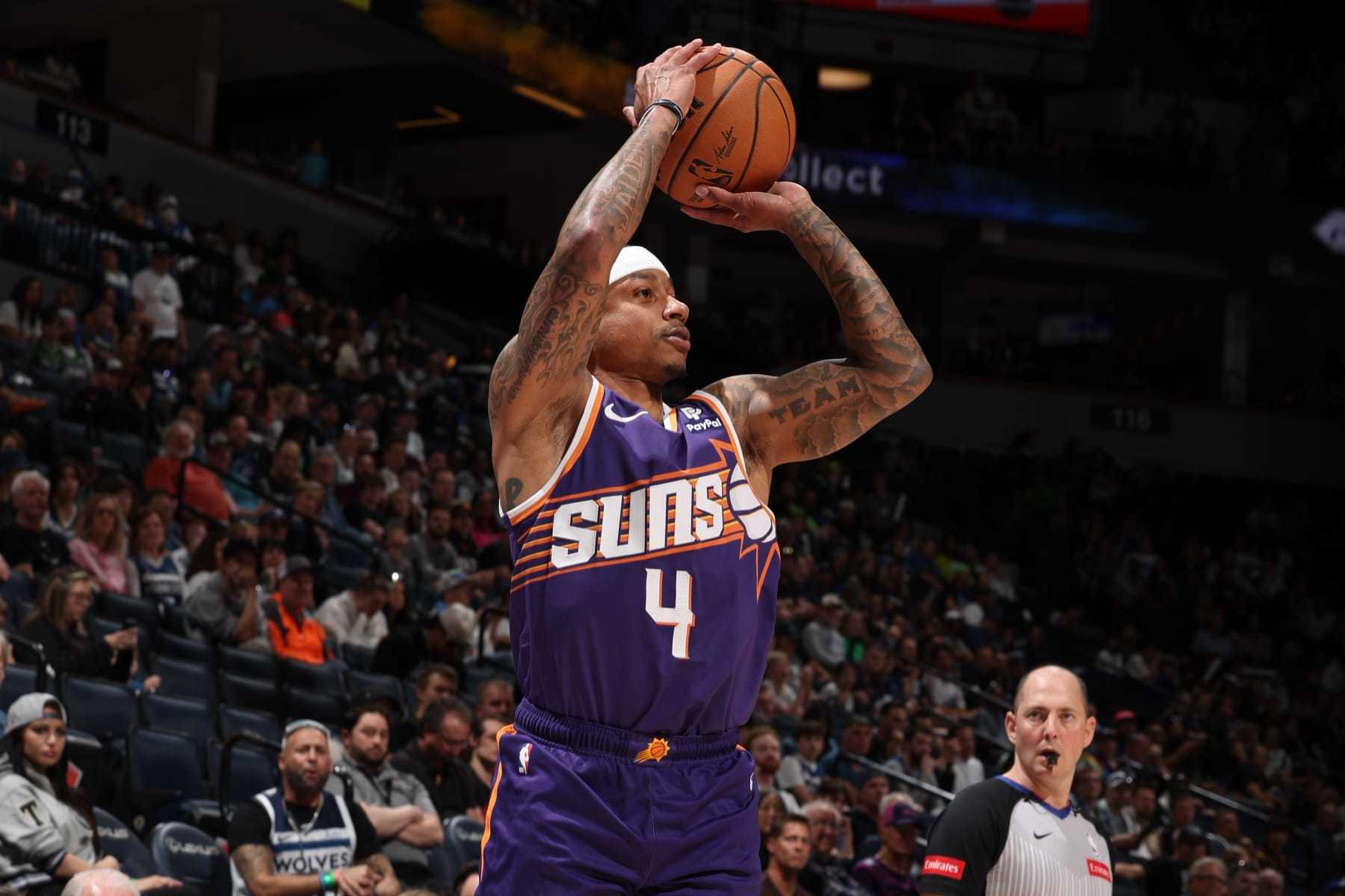 MINNEAPOLIS, MN -  APRIL 14: Isaiah Thomas #4 of the Phoenix Suns shoots the ball during the game against the Minnesota Timberwolves on April 14, 2024 at Target Center in Minneapolis, Minnesota. NOTE TO USER: User expressly acknowledges and agrees that, by downloading and or using this Photograph, user is consenting to the terms and conditions of the Getty Images License Agreement. Mandatory Copyright Notice: Copyright 2024 NBAE (Photo by David Sherman/NBAE via Getty Images)