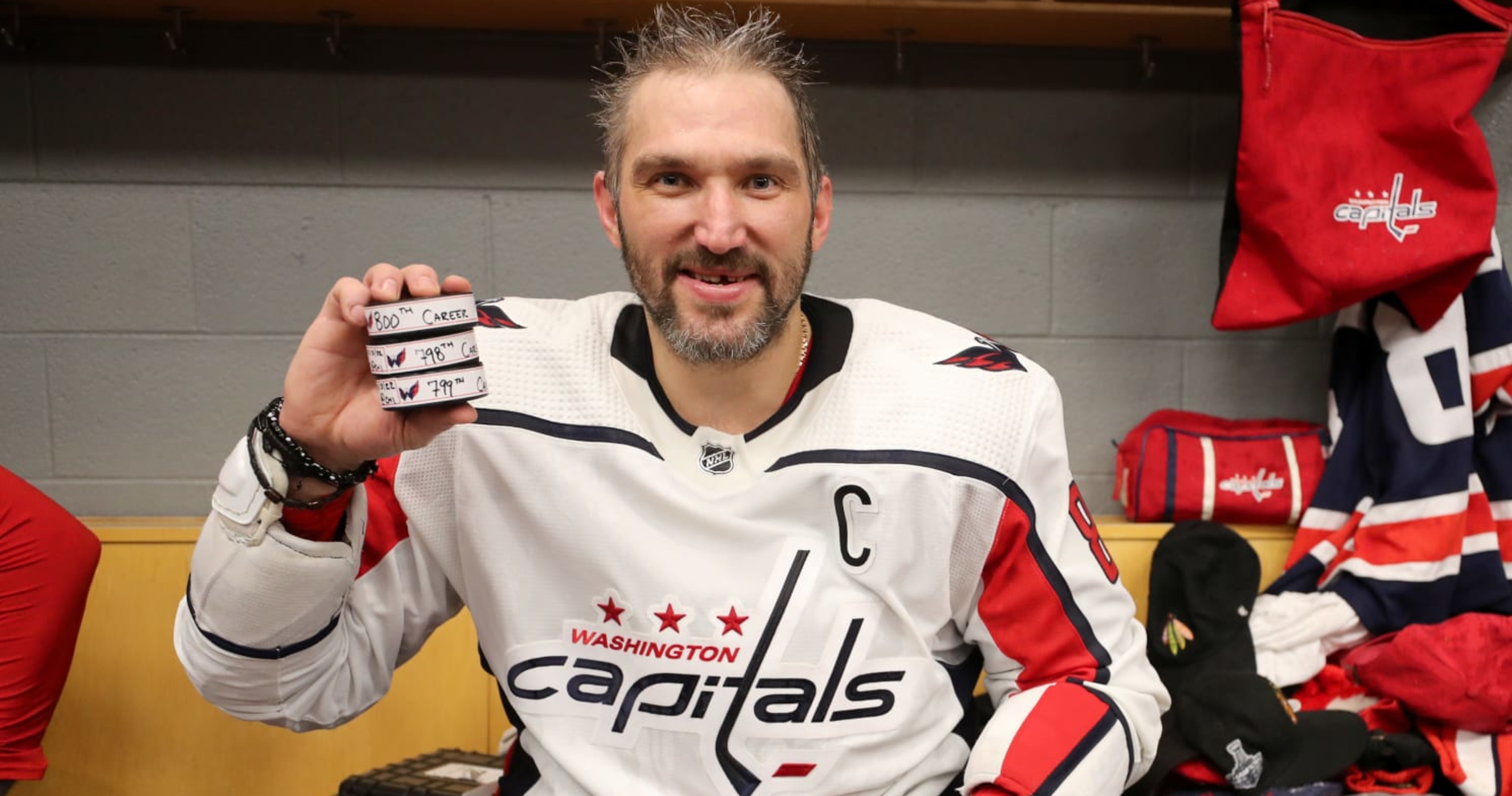 Ovechkin now 3rd on NHL goals list, Caps beat Isles in SO
