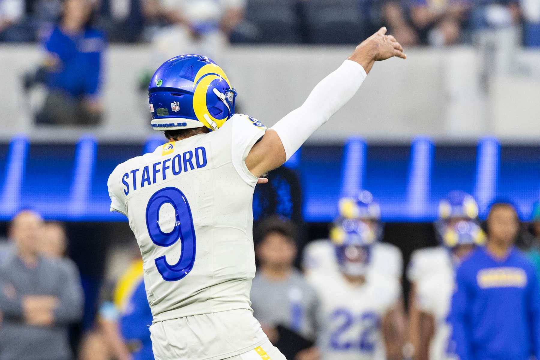 INGLEWOOD, CALIFORNIA - OCTOBER 24: Matthew Stafford #9 of the Los Angeles throws a pass during an NFL Football game against the Minnesota Vikings at SoFi Stadium on October 24, 2024 in Inglewood, California. (Photo by Michael Owens/Getty Images)