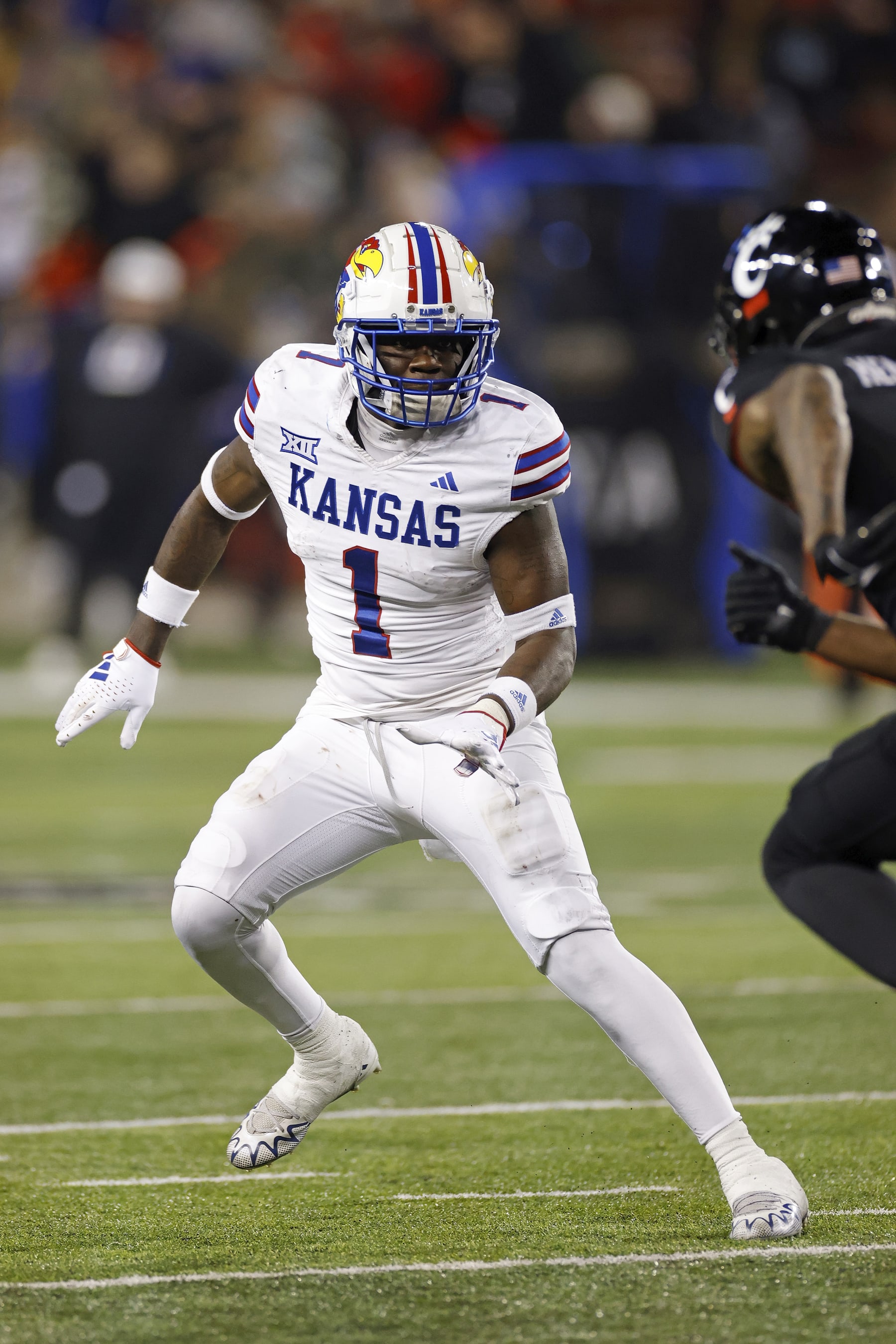 CINCINNATI, OH - NOVEMBER 25: Kansas Jayhawks safety Kenny Logan Jr. (1) lines up on defense during a college football game against the Cincinnati Bearcats on November 25, 2023 at Nippert Stadium in Cincinnati, Ohio. (Photo by Joe Robbins/Icon Sportswire via Getty Images)