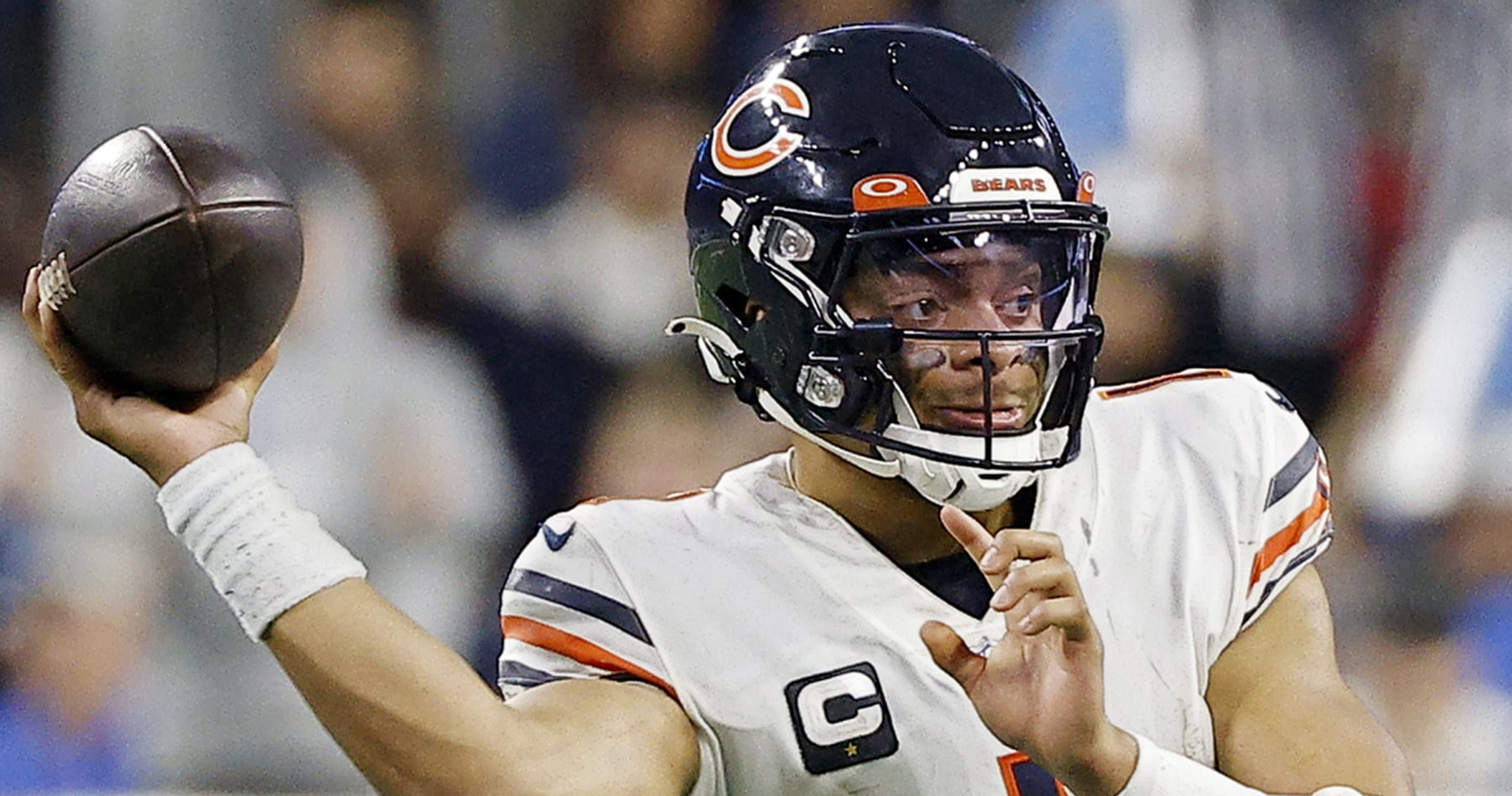 Maybe the Bears Should Target Justin Fields' College Tight End in the 2022  NFL Draft - Bleacher Nation