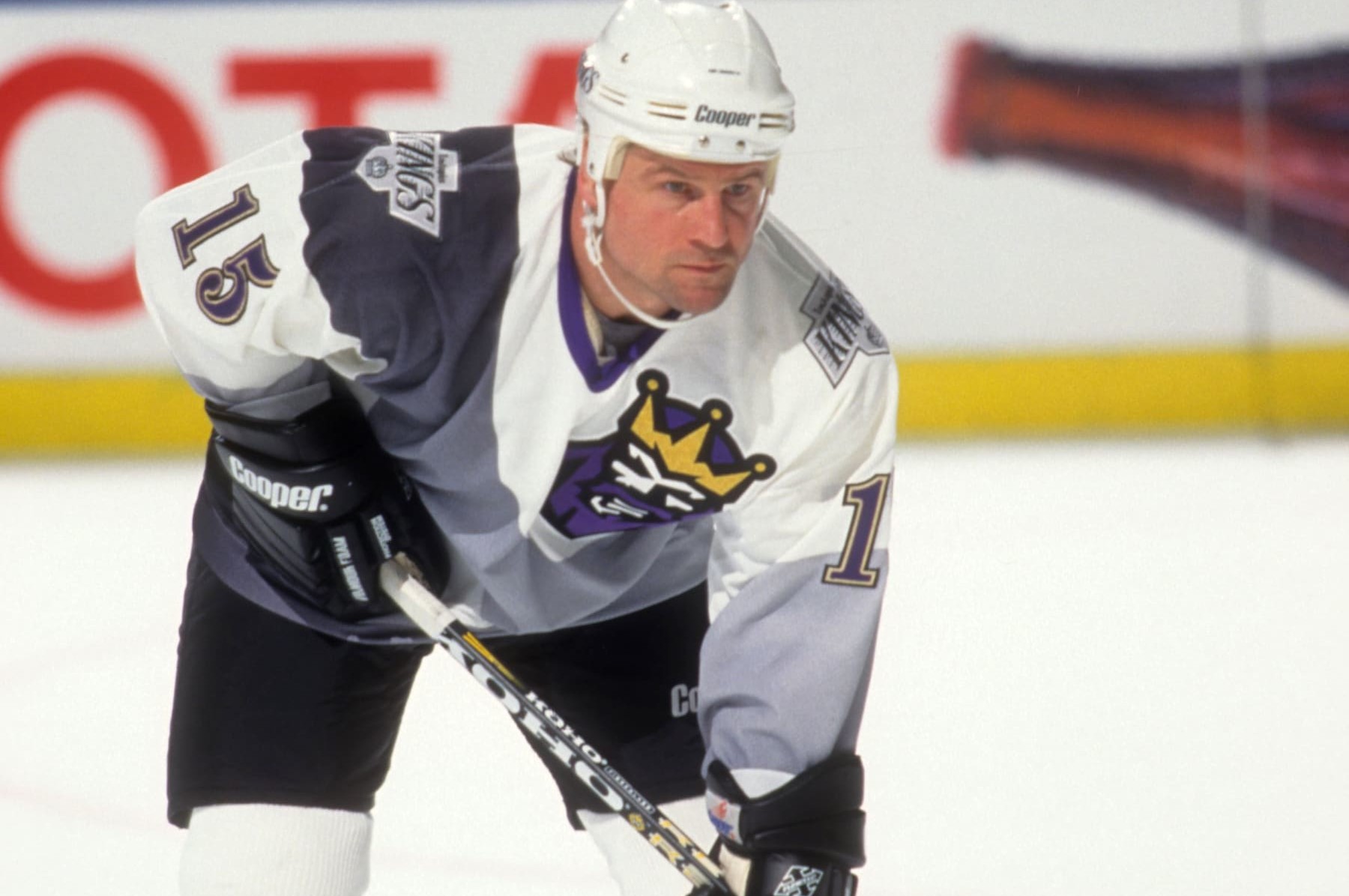INGLEWOOD, CA - FEBRUARY, 1996: Pat Conacher #15 of the Los Angeles Kings waits for the face-off during an NHL game in February, 1996 at the Great Western Forum in Inglewood, California. (Photo by W Roberts/Bruce Bennett Studios via Getty Images Studios/Getty Images)