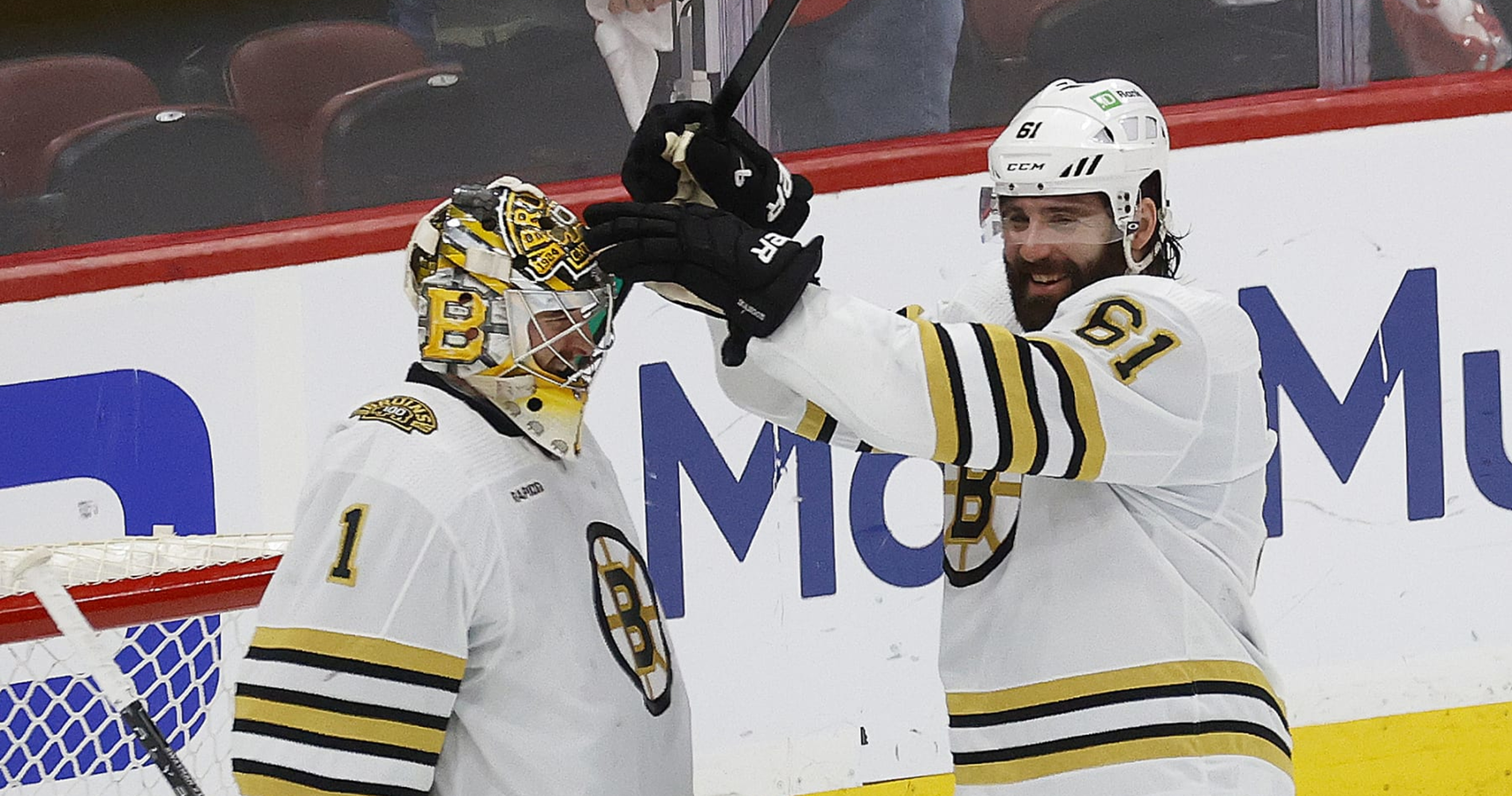 Bruins Applauded by NHL Fans After Keeping Season Alive with Game 5 Win vs. Panthers