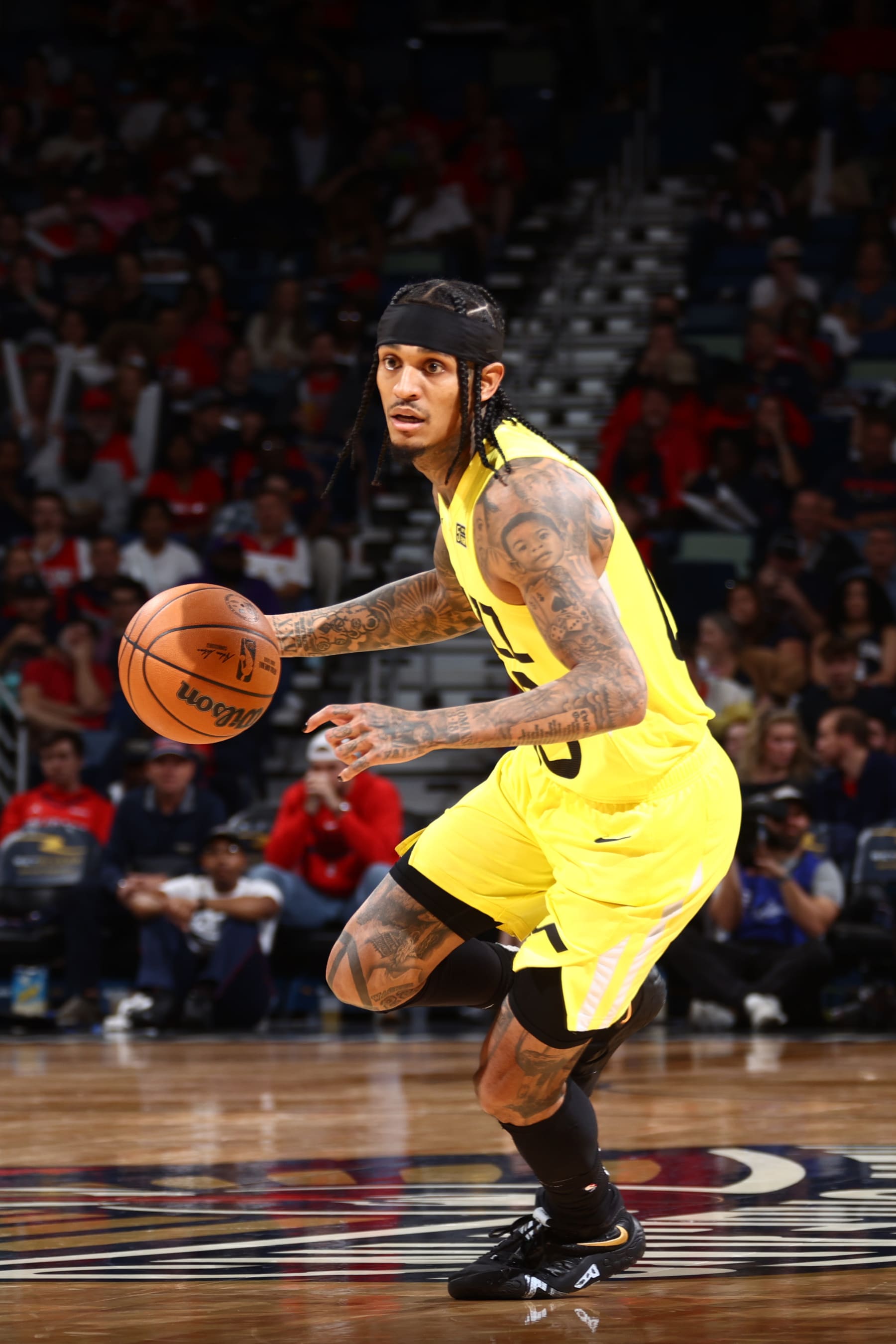 NEW ORLEANS, LA - OCTOBER 23: Jordan Clarkson #00 of the Utah Jazz drives to the basket during the game against the New Orleans Pelicans on October 23, 2022 at the Smoothie King Center in New Orleans, Louisiana. NOTE TO USER: User expressly acknowledges and agrees that, by downloading and or using this Photograph, user is consenting to the terms and conditions of the Getty Images License Agreement. Mandatory Copyright Notice: Copyright 2022 NBAE (Photo by Ned Dishman/NBAE via Getty Images)