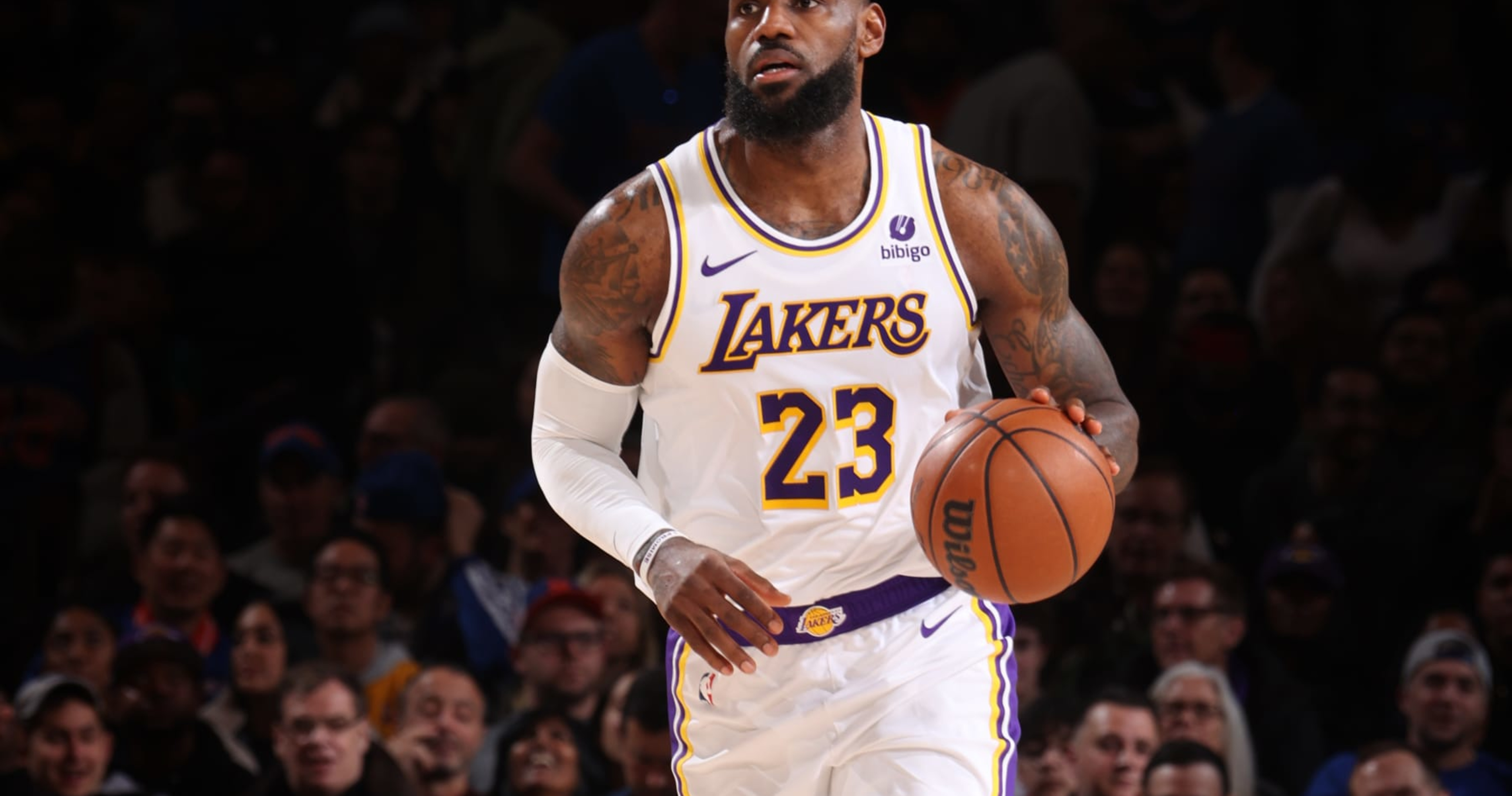 Video: Lakers' LeBron James Becomes 1st NBA Player to Score 40k Career  Points, News, Scores, Highlights, Stats, and Rumors