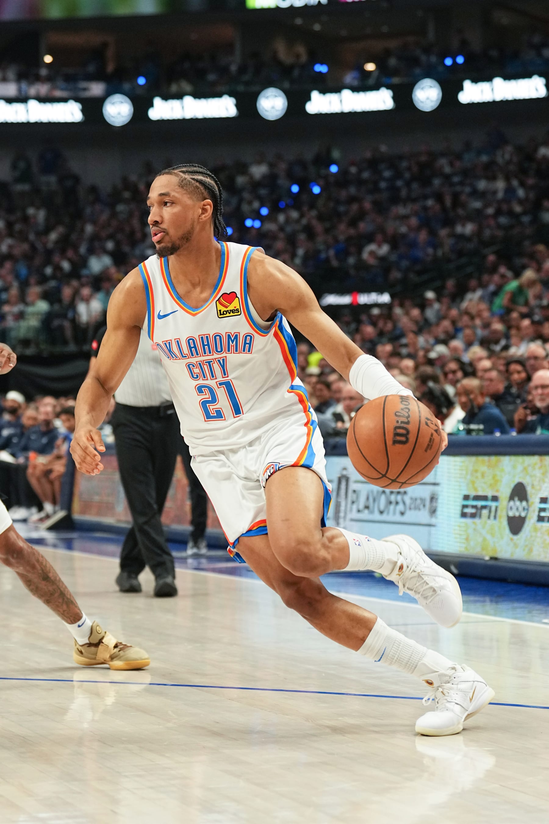 DALLAS, TX - MAY 11:  Aaron Wiggins #21 of the Oklahoma City Thunder goes to the basket during the game against the Dallas Mavericks during Round 2 Game 3 of the 2024 NBA Playoffs  on May 11, 2024  at the American Airlines Center in Dallas, Texas. NOTE TO USER: User expressly acknowledges and agrees that, by downloading and or using this photograph, User is consenting to the terms and conditions of the Getty Images License Agreement. Mandatory Copyright Notice: Copyright 2024 NBAE (Photo by Glenn James/NBAE via Getty Images)