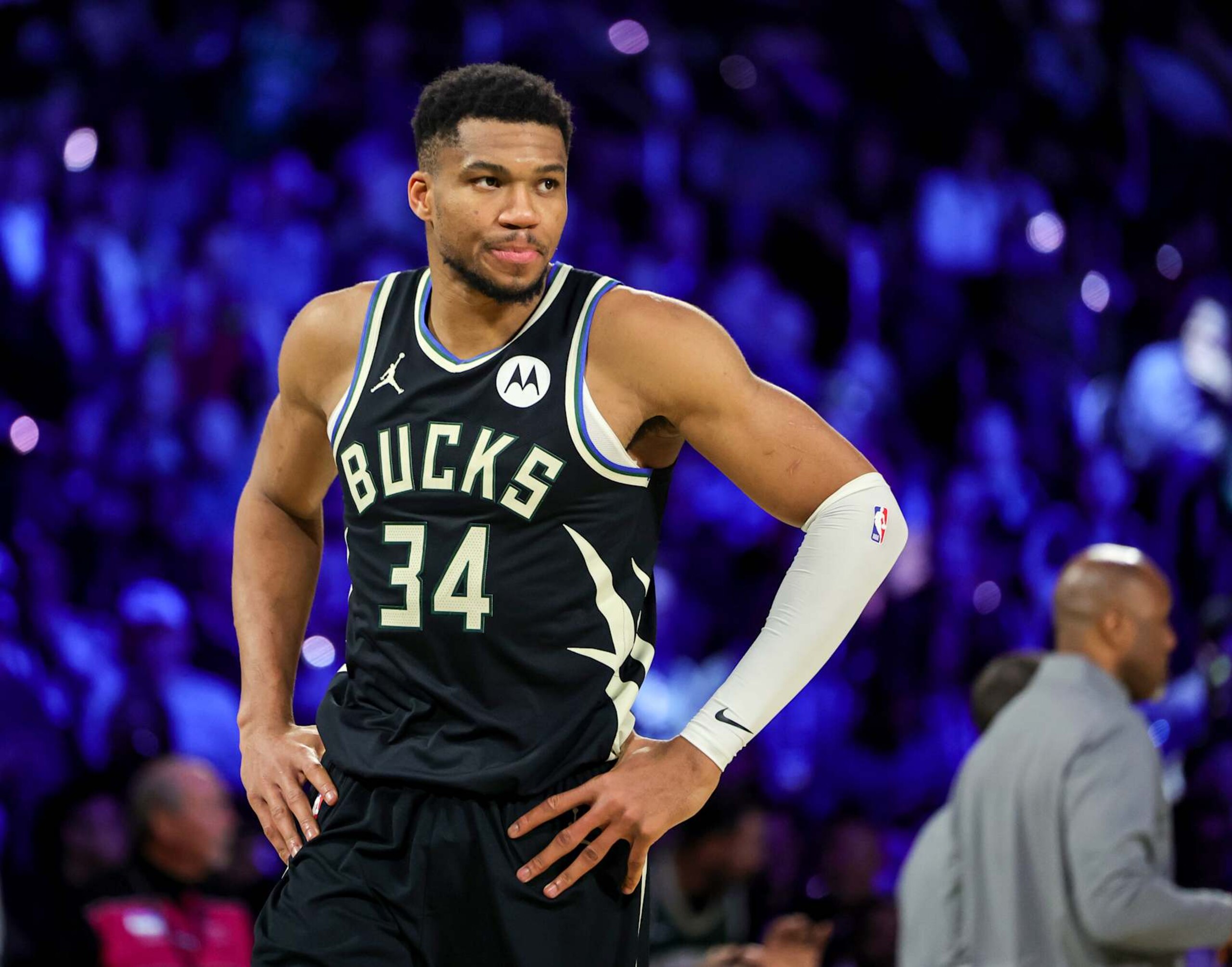 LAS VEGAS, NEVADA - DECEMBER 17: Giannis Antetokounmpo #34 of the Milwaukee Bucks stands on the court during a break in the fourth quarter of the championship game of the Emirates NBA Cup against the Oklahoma City Thunder at T-Mobile Arena on December 17, 2024 in Las Vegas, Nevada. The Bucks defeated the Thunder 97-81. NOTE TO USER: User expressly acknowledges and agrees that, by downloading and or using this photograph, User is consenting to the terms and conditions of the Getty Images License Agreement. (Photo by Ethan Miller/Getty Images)