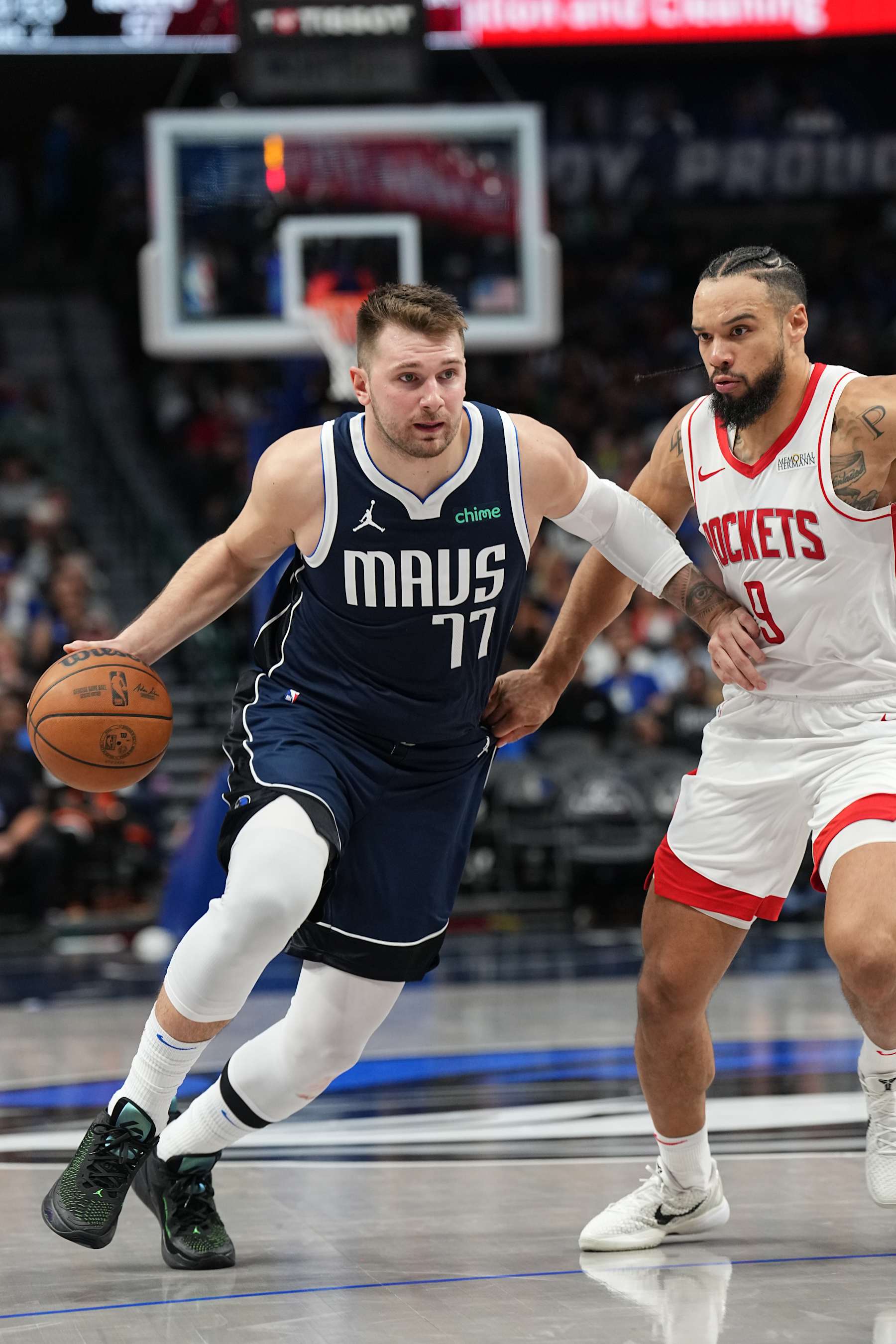 DALLAS, TX - OCTOBER 31: Luka Doncic #77 of the Dallas Mavericks dribbles the ball during the game against the Houston Rockets on October 31, 2024 at American Airlines Center in Dallas, Texas. NOTE TO USER: User expressly acknowledges and agrees that, by downloading and or using this photograph, User is consenting to the terms and conditions of the Getty Images License Agreement. Mandatory Copyright Notice: Copyright 2024 NBAE (Photo by Glenn James/NBAE via Getty Images)