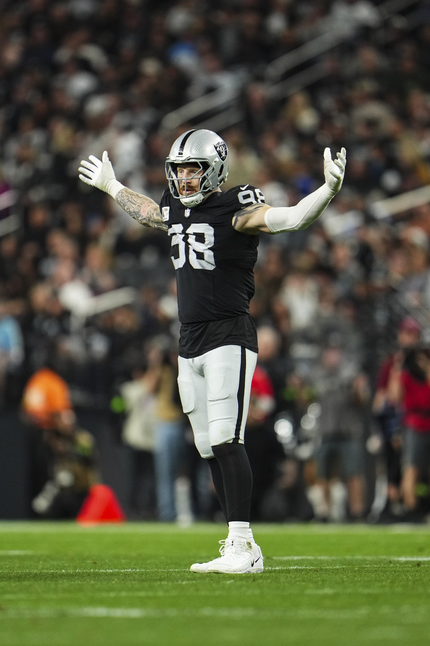 Raiders' Maxx Crosby 'Exhausting Every Single Resource' to Have Career Year in 2024 | News