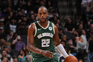 Biggest Winners and Losers of Khris Middleton-Kyle Kuzma Trade Between Bucks, Wizards