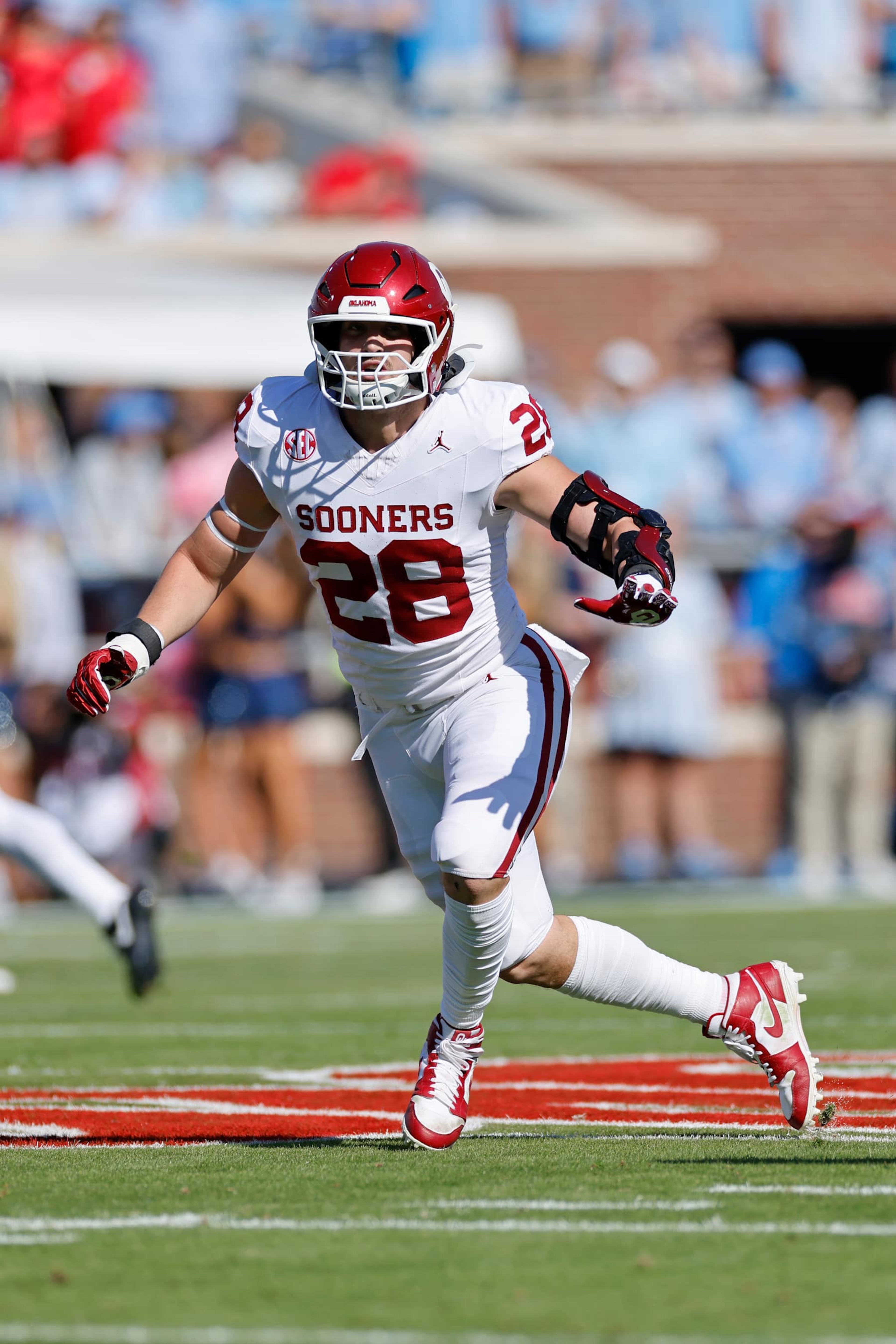 OXFORD, MS - OCTOBER 26: Oklahoma Sooners linebacker Danny Stutsman (28) pursues a play on defense during a college football game against the Mississippi Rebels on October 26, 2024 at Vaught-Hemingway Stadium in Oxford, Mississippi. (Photo by Joe Robbins/Icon Sportswire via Getty Images)
