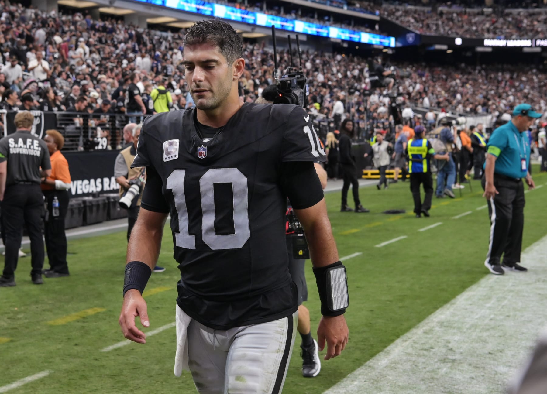 Jimmy Garoppolo Injury 'A Lot Better' Than It Could've Been, Raiders