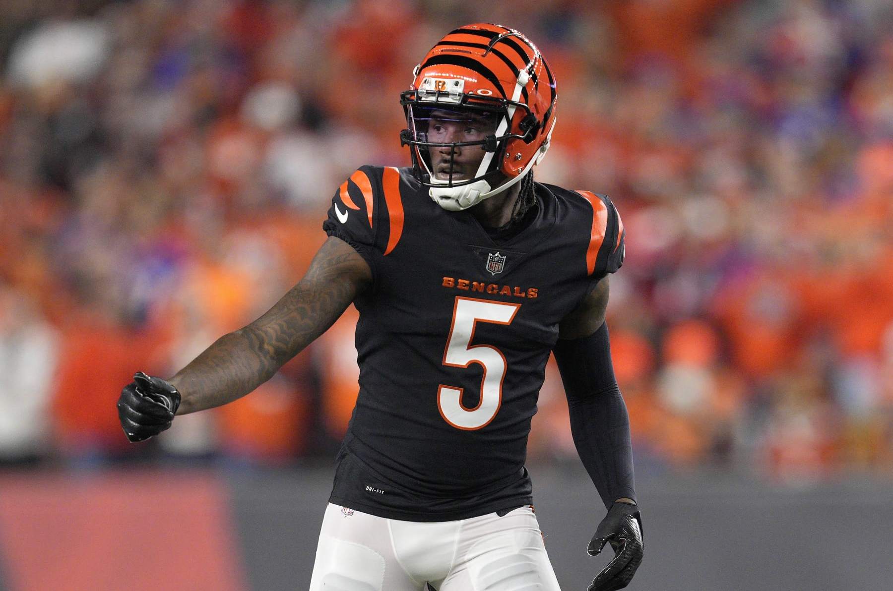 CINCINNATI, OHIO - NOVEMBER 05: Wide receiver Tee Higgins #5 of the Cincinnati Bengals gestures during a NFL football game against the Buffalo Bills at Paycor Stadium on November 05, 2023 in Cincinnati, Ohio. (Photo by Jeff Dean/Getty Images)