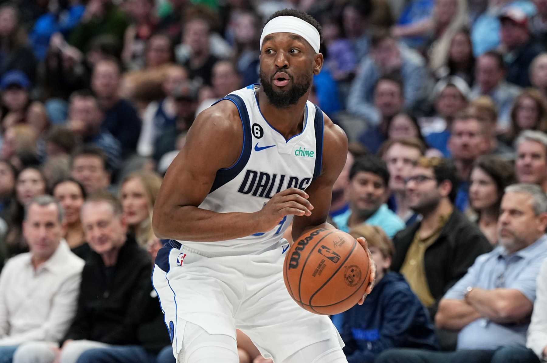 DALLAS, TX - DECEMBER 29: Kemba Walker #34 of the Dallas Mavericks dribbles the ball during the game against the Houston Rockets on December 29, 2022 at the American Airlines Center in Dallas, Texas. NOTE TO USER: User expressly acknowledges and agrees that, by downloading and or using this photograph, User is consenting to the terms and conditions of the Getty Images License Agreement. Mandatory Copyright Notice: Copyright 2022 NBAE (Photo by Glenn James/NBAE via Getty Images)
