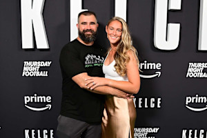 Jason Kelce's Wife Kylie Announces She's Pregnant with 4th Daughter in IG Photo