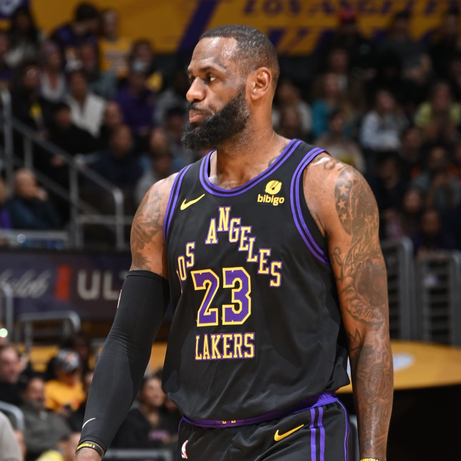 Lakers virtual shop fans sign up