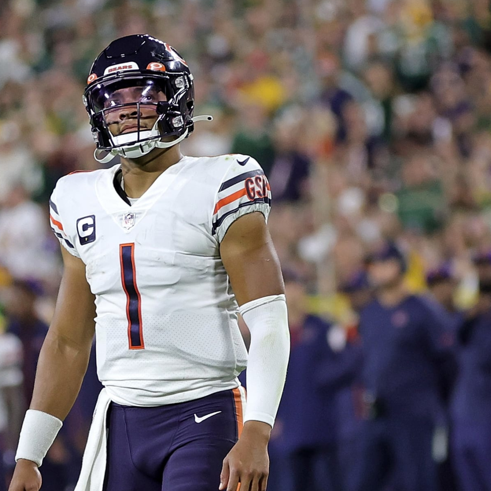 Why Justin Fields and the Bears' offense have both regressed