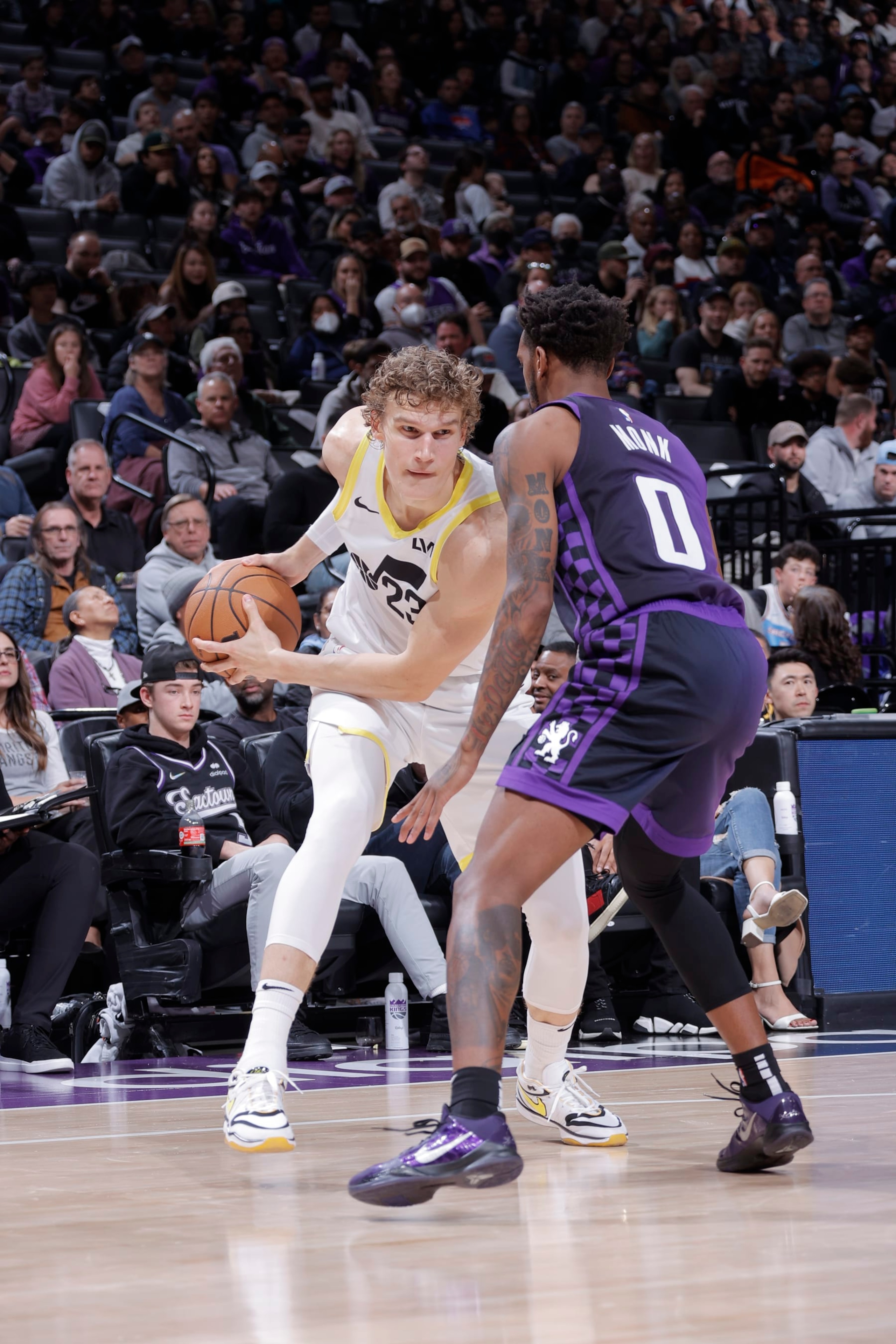 SACRAMENTO, CA - DECEMBER 16: Lauri Markkanen #23 of the Utah Jazz looks to pass the ball during the game against the Sacramento Kings on December 16, 2023 at Golden 1 Center in Sacramento, California. NOTE TO USER: User expressly acknowledges and agrees that, by downloading and or using this Photograph, user is consenting to the terms and conditions of the Getty Images License Agreement. Mandatory Copyright Notice: Copyright 2023 NBAE (Photo by Rocky Widner/NBAE via Getty Images) SACRAMENTO, CA - DECEMBER 16: Lauri Markkanen #23 of the Utah Jazz looks to pass the ball during the game against the Sacramento Kings on December 16, 2023 at Golden 1 Center in Sacramento, California. NOTE TO USER: User expressly acknowledges and agrees that, by downloading and or using this Photograph, user is consenting to the terms and conditions of the Getty Images License Agreement. Mandatory Copyright Notice: Copyright 2023 NBAE (Photo by Rocky Widner/NBAE via Getty Images)