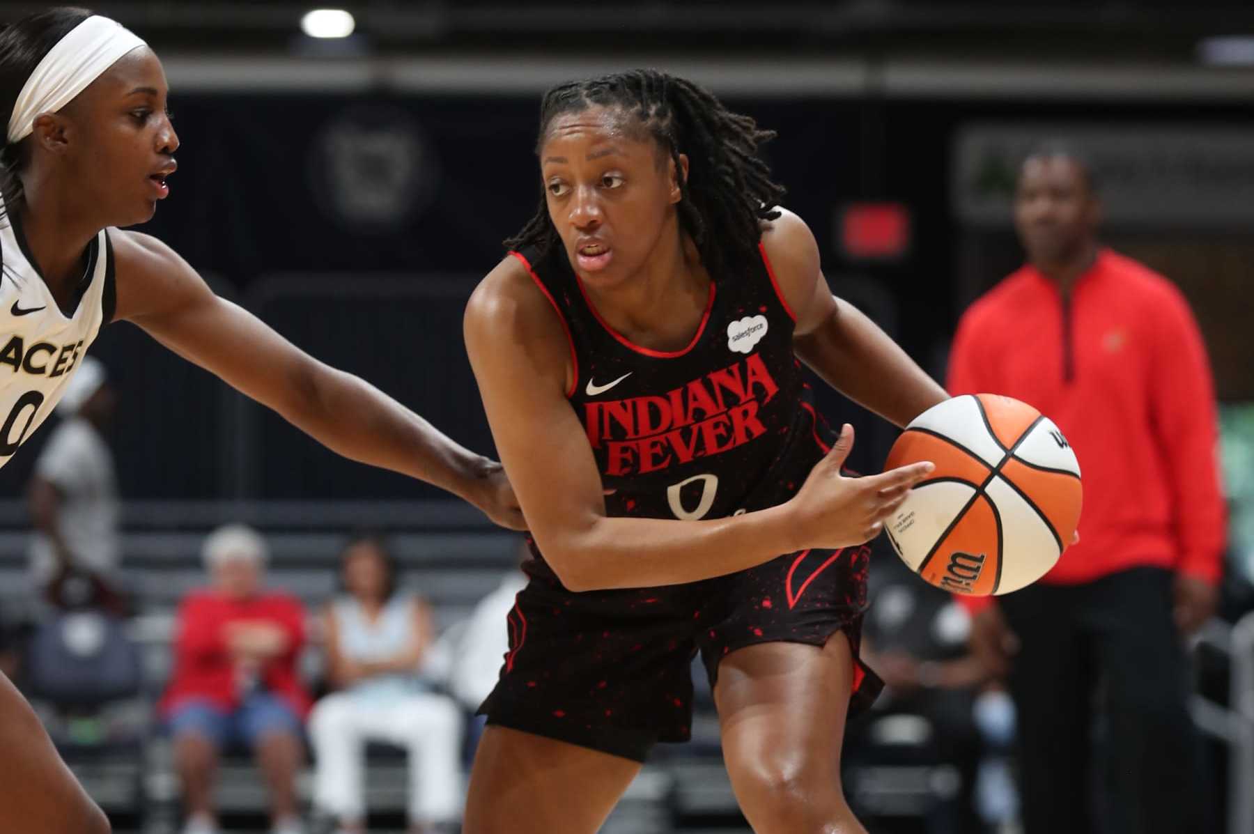 Liz Cambage, Nneka Ogwumike help Sparks earn 500th victory - Los