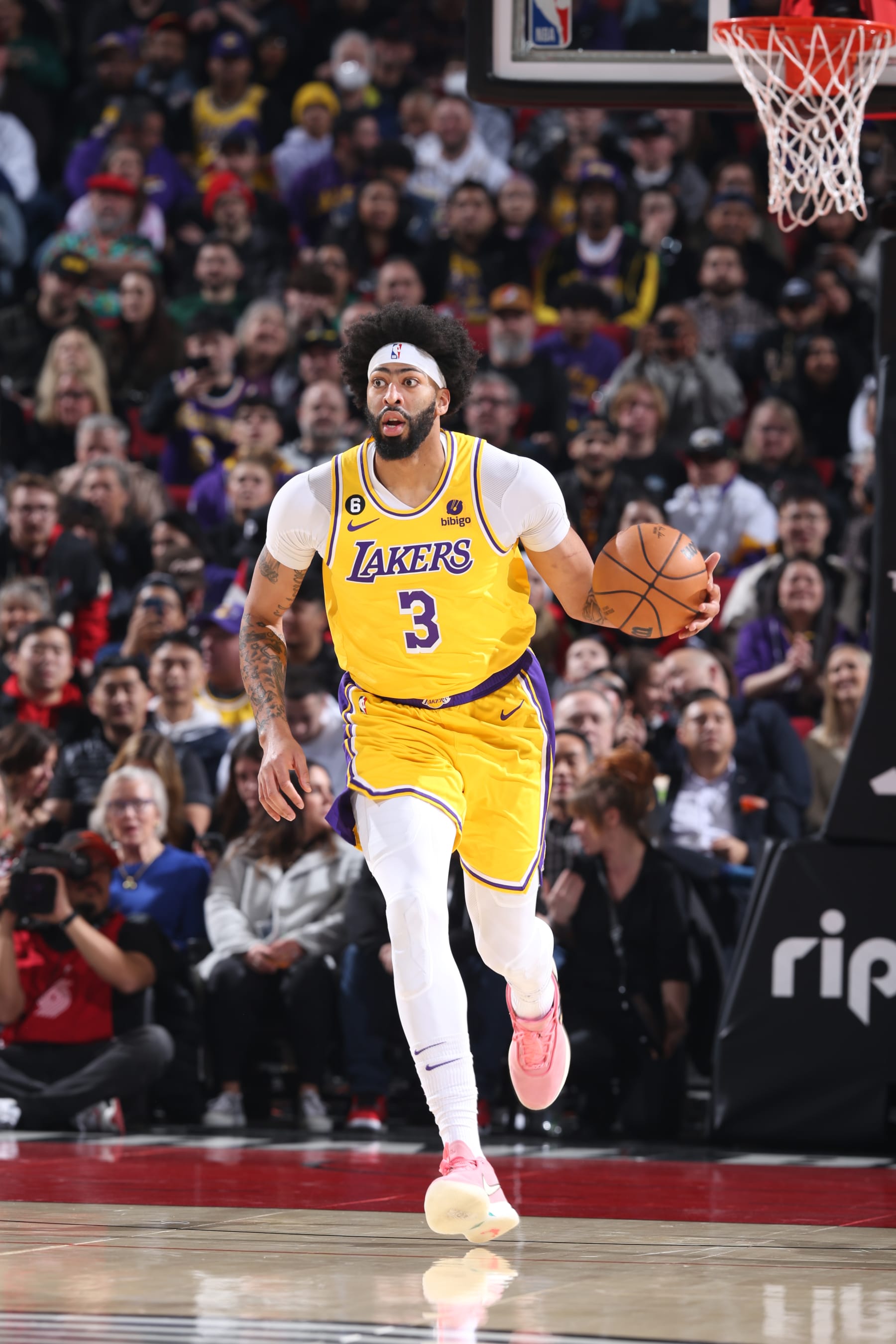 Anthony Davis Clowned by Fans After Lakers' Loss to Lillard, Blazers with LeBron Out - Vimarsana News