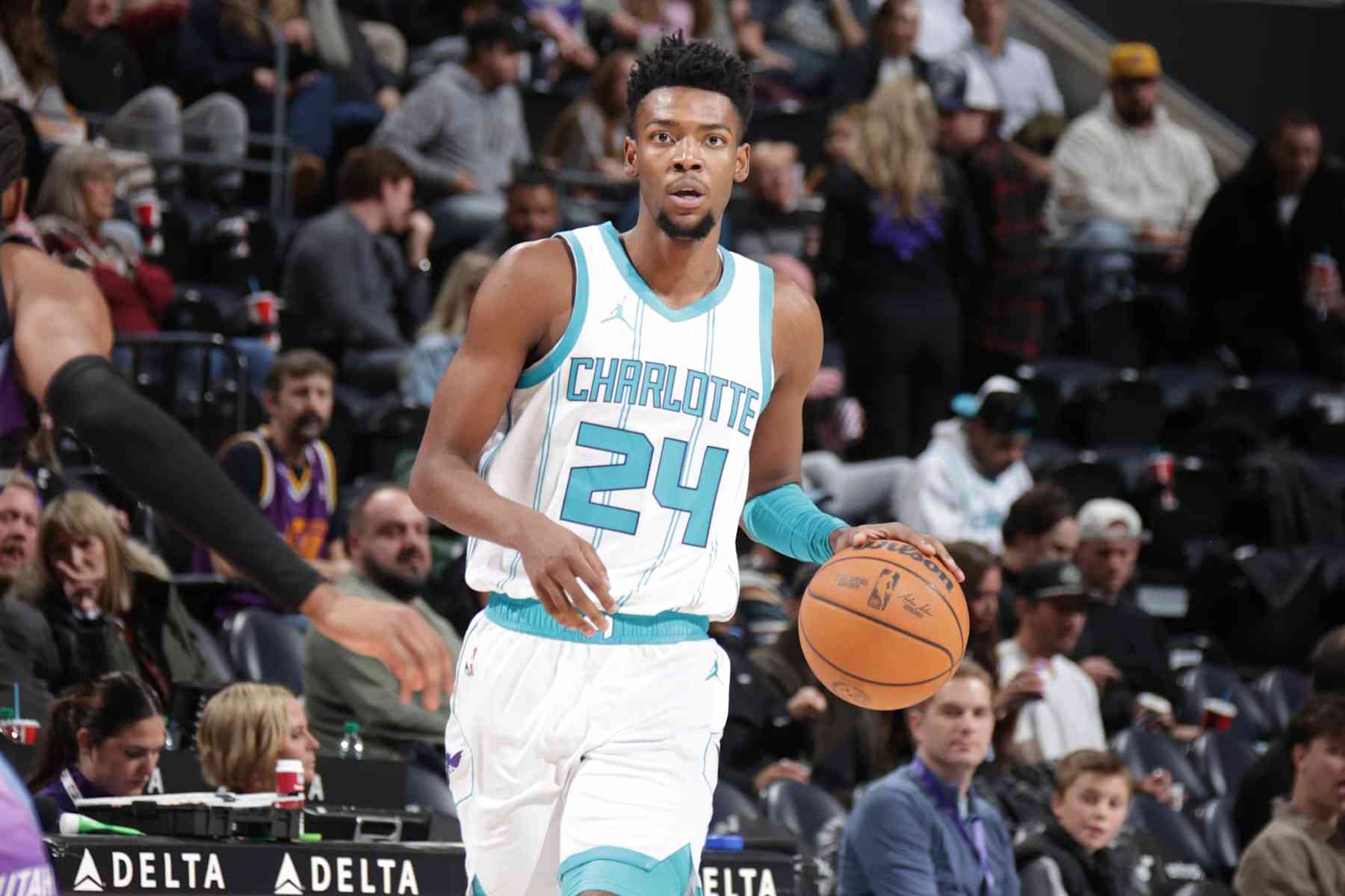 SALT LAKE CITY, UT - JANUARY 15: Brandon Miller #24 of the Charlotte Hornets dribbles the ball during the game against the Utah Jazz on January 15, 2025 at Delta Center in Salt Lake City, Utah. NOTE TO USER: User expressly acknowledges and agrees that, by downloading and or using this Photograph, User is consenting to the terms and conditions of the Getty Images License Agreement. Mandatory Copyright Notice: Copyright 2025 NBAE (Photo by Melissa Majchrzak/NBAE via Getty Images)
