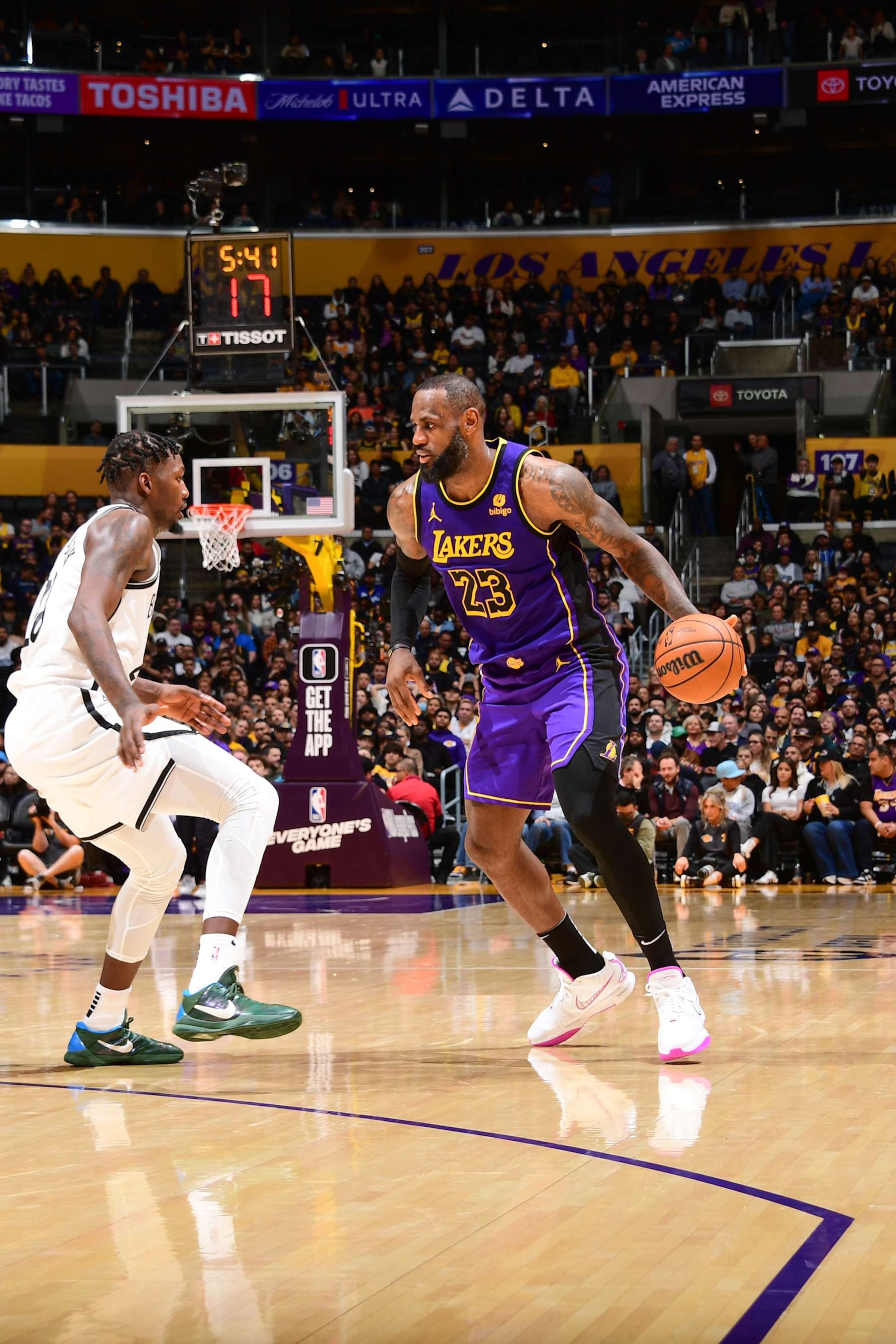 LOS ANGELES, CA - JANUARY 19:  LeBron James #23 of the Los Angeles Lakers goes to the basket during the game on January 19, 2024 at Crypto.Com Arena in Los Angeles, California. NOTE TO USER: User expressly acknowledges and agrees that, by downloading and/or using this Photograph, user is consenting to the terms and conditions of the Getty Images License Agreement. Mandatory Copyright Notice: Copyright 2024 NBAE (Photo by Adam Pantozzi/NBAE via Getty Images)