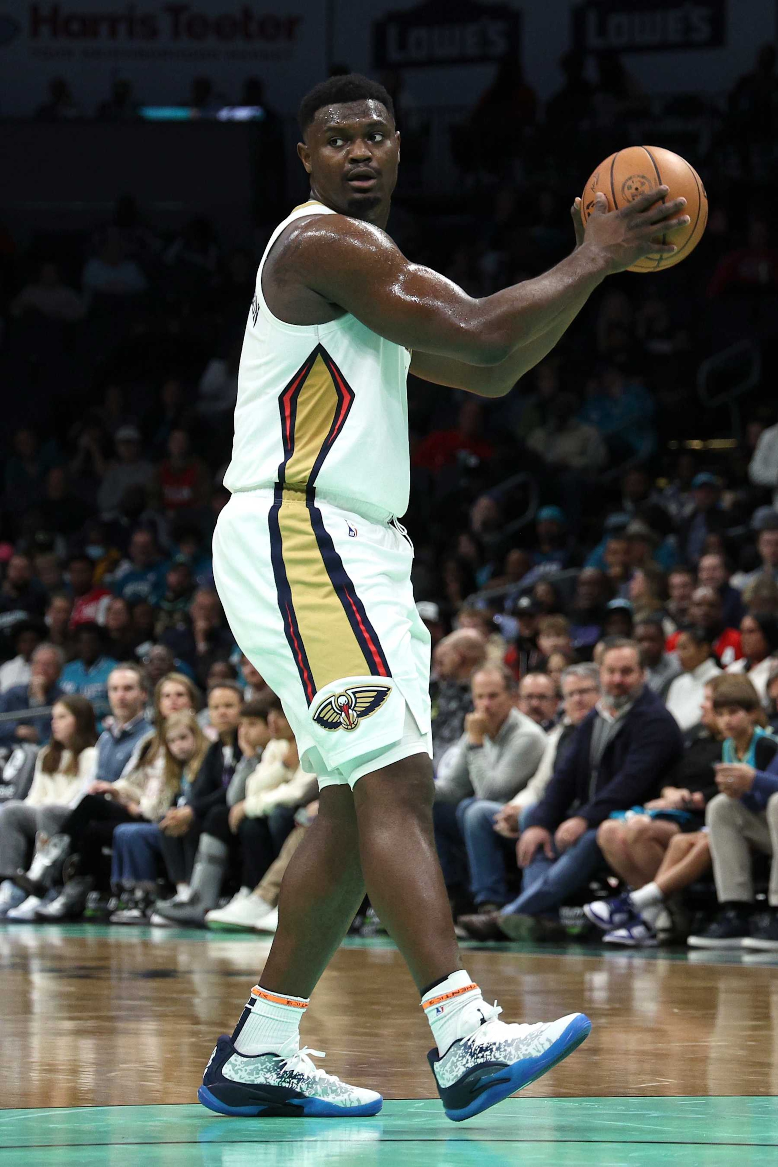 CHARLOTTE, NORTH CAROLINA - DECEMBER 15: Zion Williamson #1 of the New Orleans Pelicans looks to pass during the second period of the game against the Charlotte Hornets at Spectrum Center on December 15, 2023 in Charlotte, North Carolina. NOTE TO USER: User expressly acknowledges and agrees that, by downloading and or using this photograph, User is consenting to the terms and conditions of the Getty Images License Agreement. (Photo by Jared C. Tilton/Getty Images) CHARLOTTE, NORTH CAROLINA - DECEMBER 15: Zion Williamson #1 of the New Orleans Pelicans looks to pass during the second period of the game against the Charlotte Hornets at Spectrum Center on December 15, 2023 in Charlotte, North Carolina. NOTE TO USER: User expressly acknowledges and agrees that, by downloading and or using this photograph, User is consenting to the terms and conditions of the Getty Images License Agreement. (Photo by Jared C. Tilton/Getty Images)