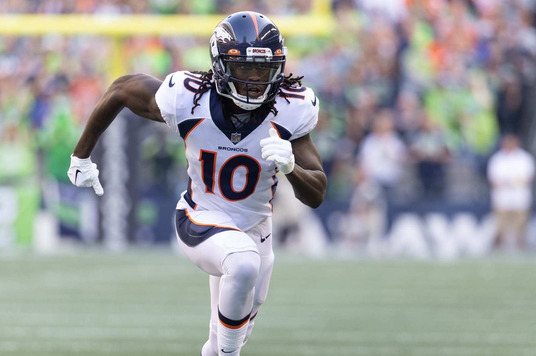 Broncos top receiver Jerry Jeudy carted off field with apparent