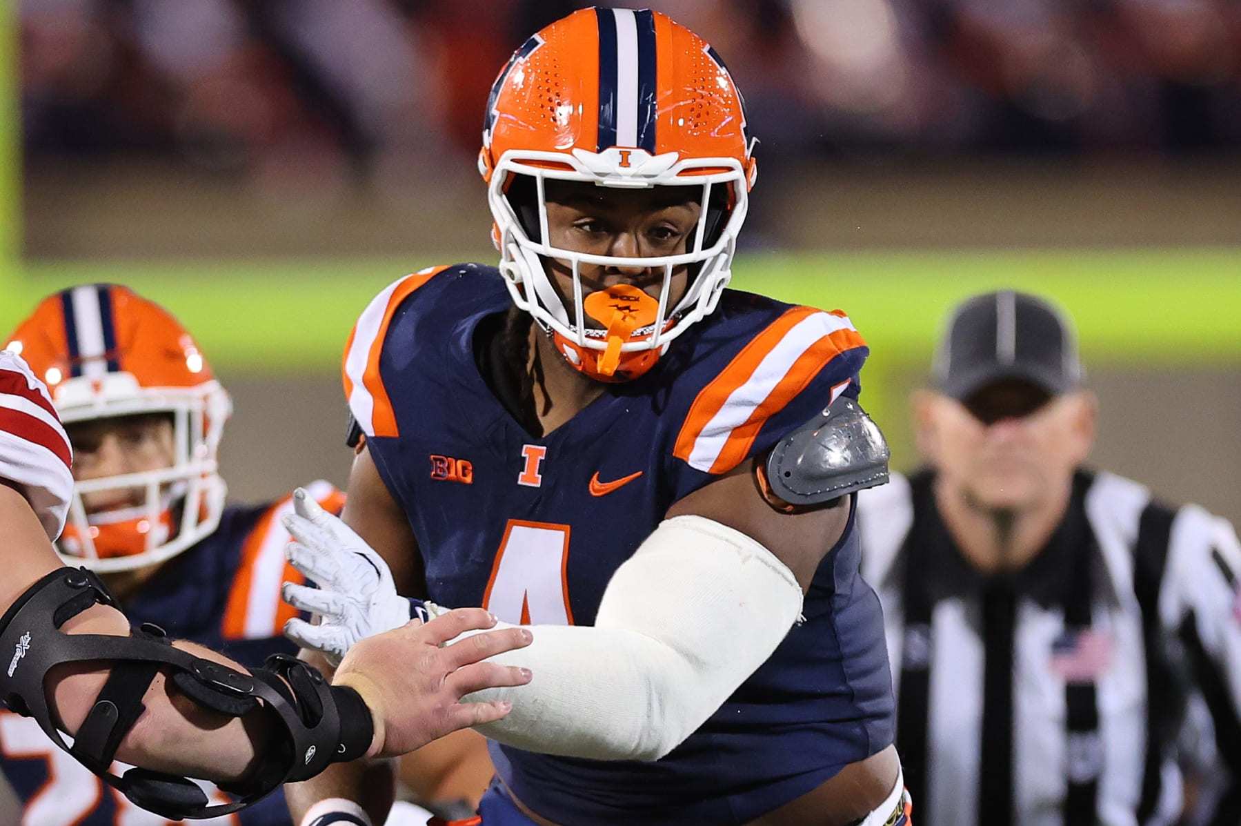 7-Round 2024 NFL Mock Draft: Blockbuster Trade Sends Caleb Williams to the  New York Jets - Tràng An Golf Clubs